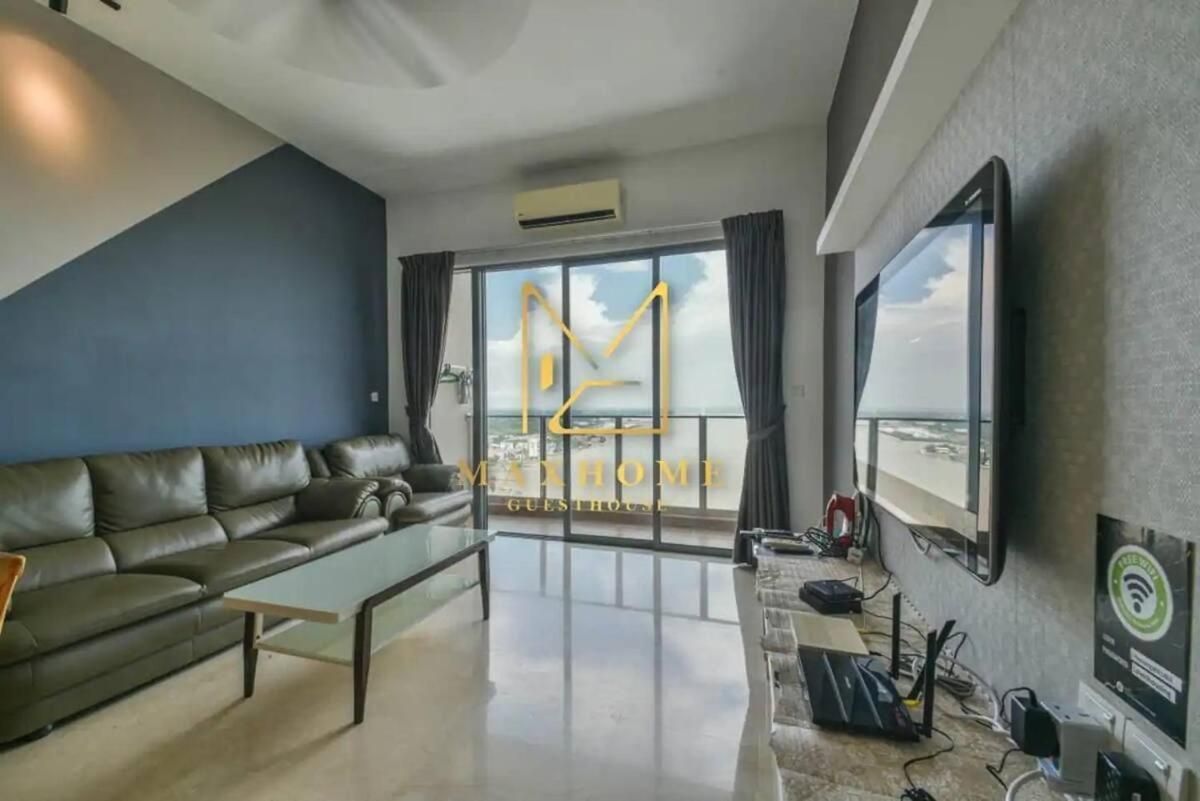 Three-Bedroom Apartment with Sea View