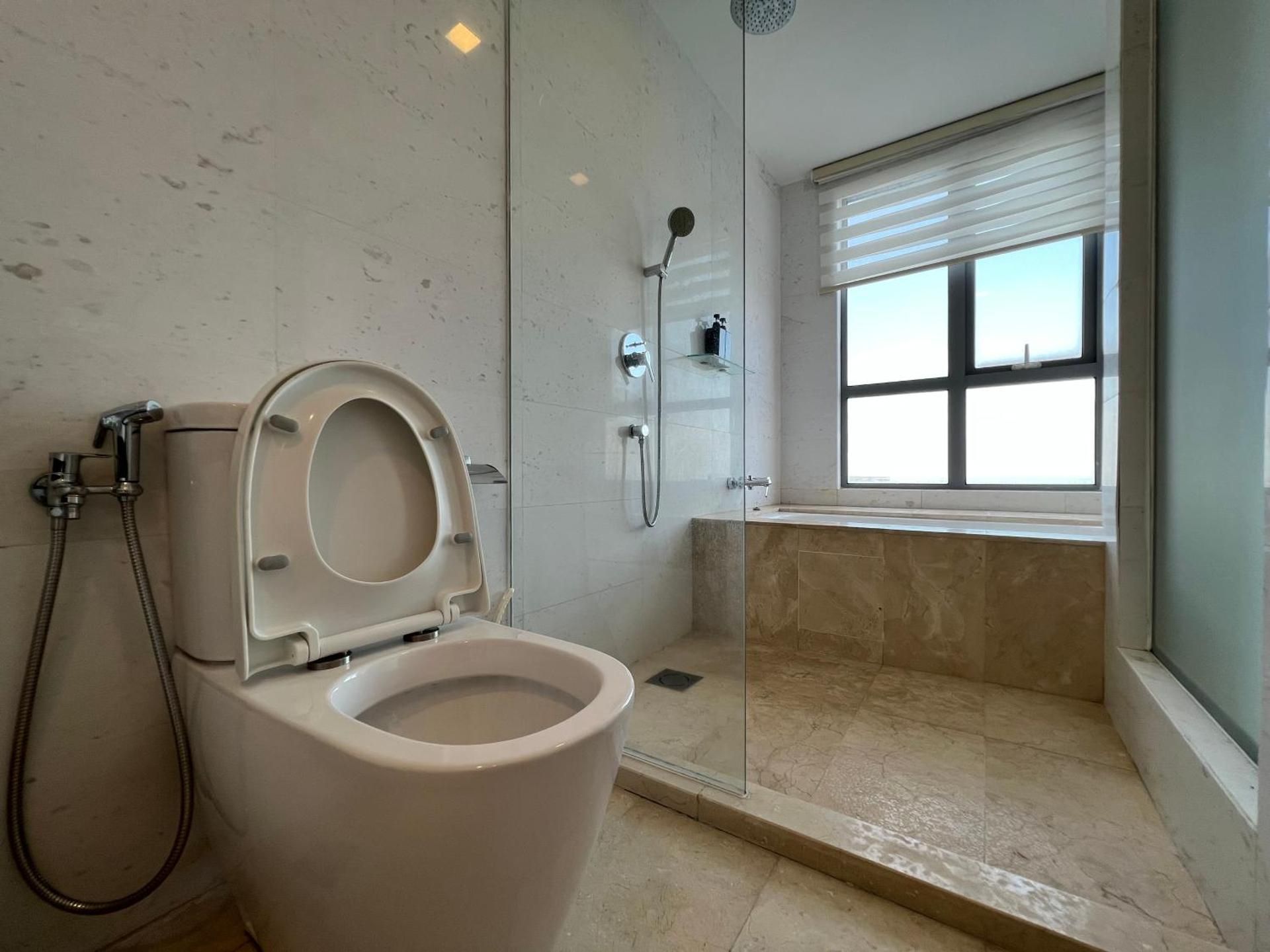 Luxury Family 2 Bedroom Suite (Private Bathtub and Sea View)