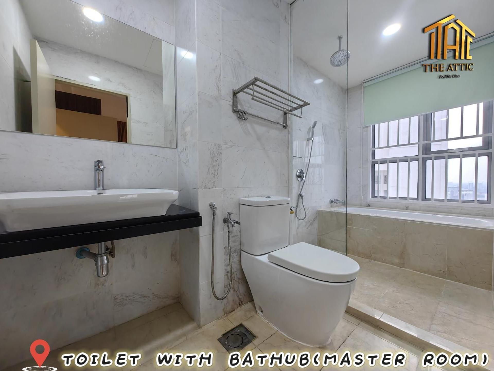Dual Key [2Hall&4Room] Premium Family Suite (Private Bathtub and City View)