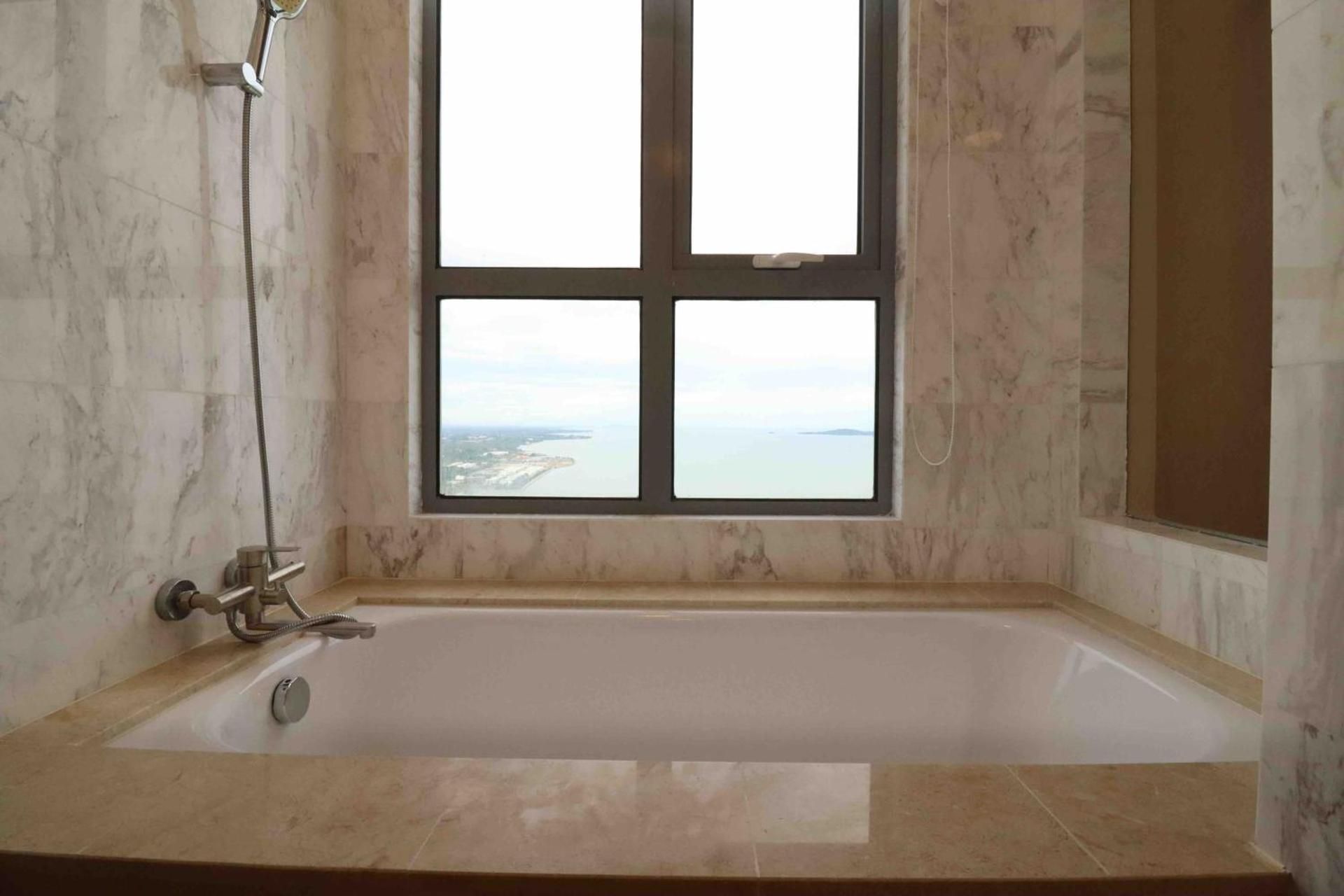 Seaview Duplex Penthouse (Private Bathtub & Sea view)