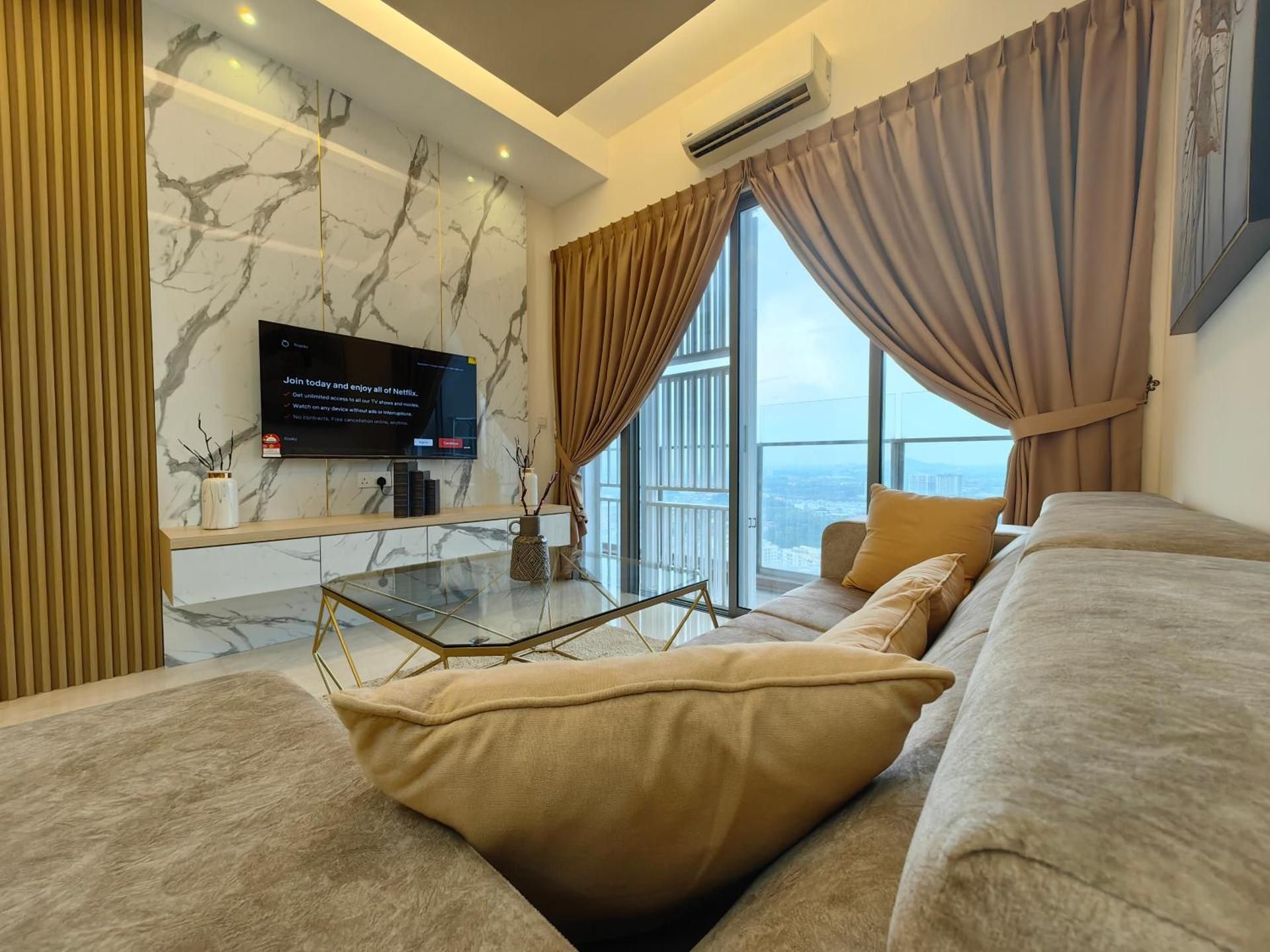 Dual Key [2Hall&4Room] Premium Family Suite (Private Bathtub and City View)