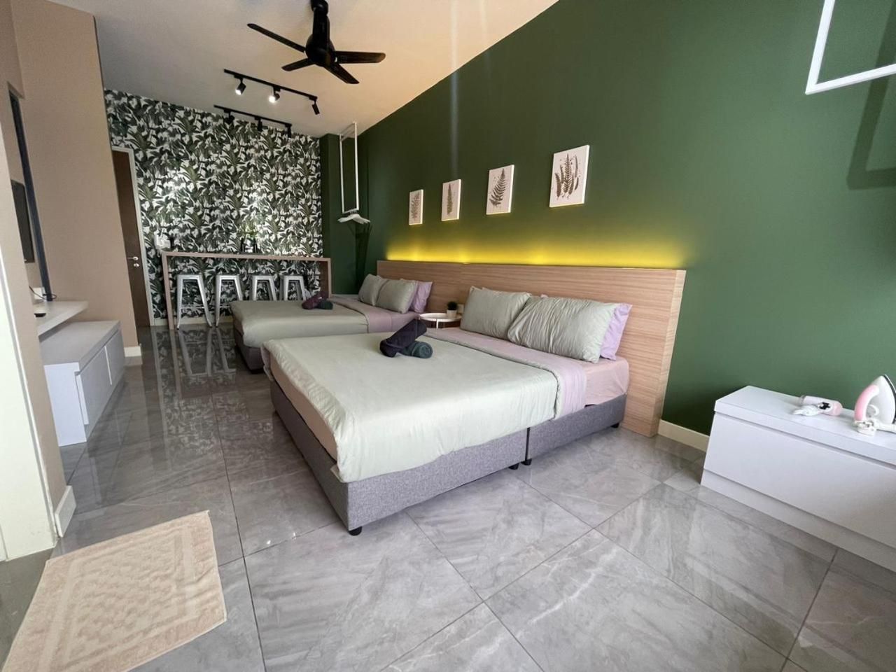 Deluxe Quadruple Room