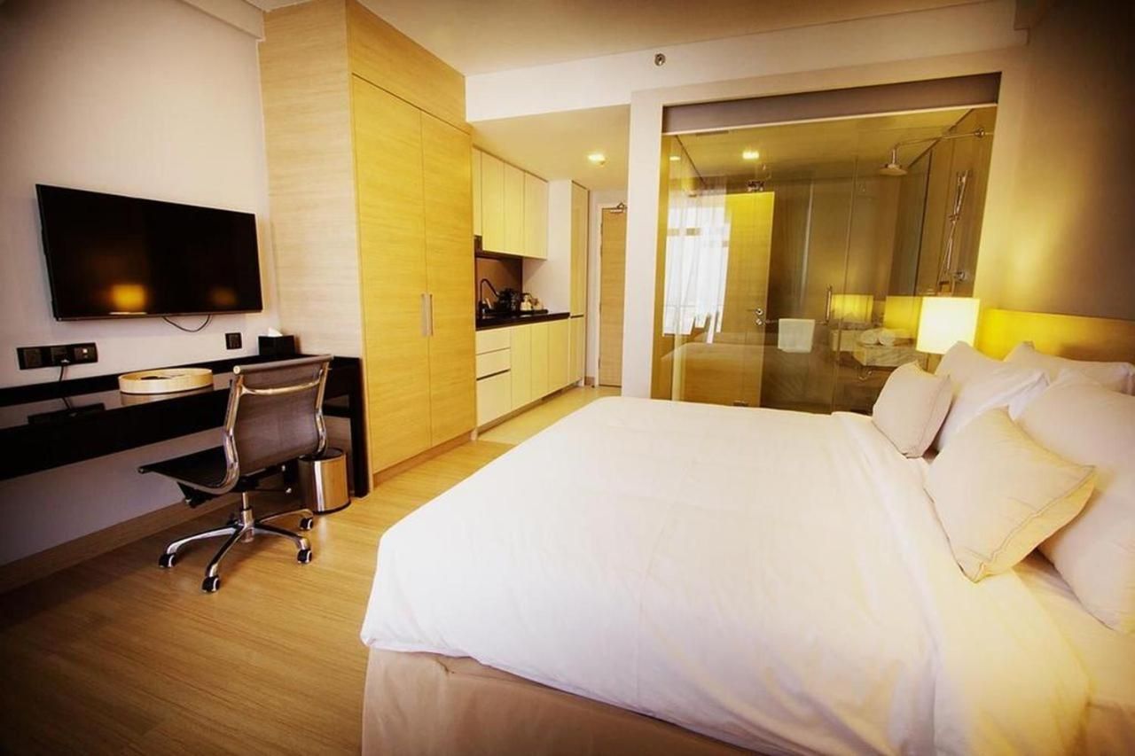 One-Bedroom Apartment With City View