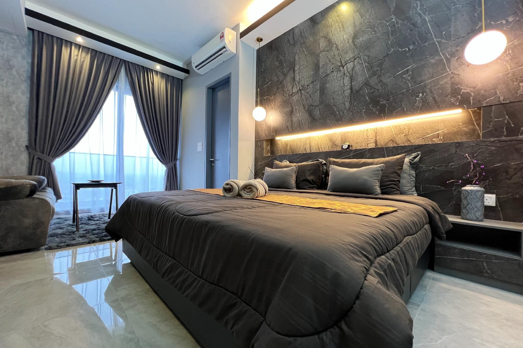 Deluxe Room with Bathtub
