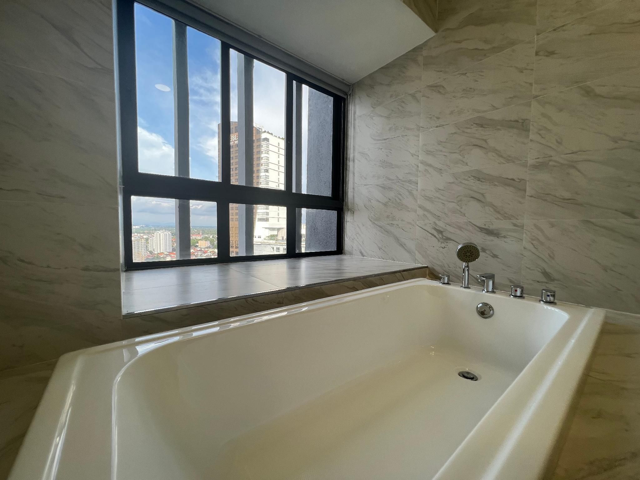 Deluxe King City View