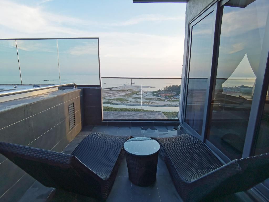2-Bedroom Deluxe Family Apartment with Private Pool