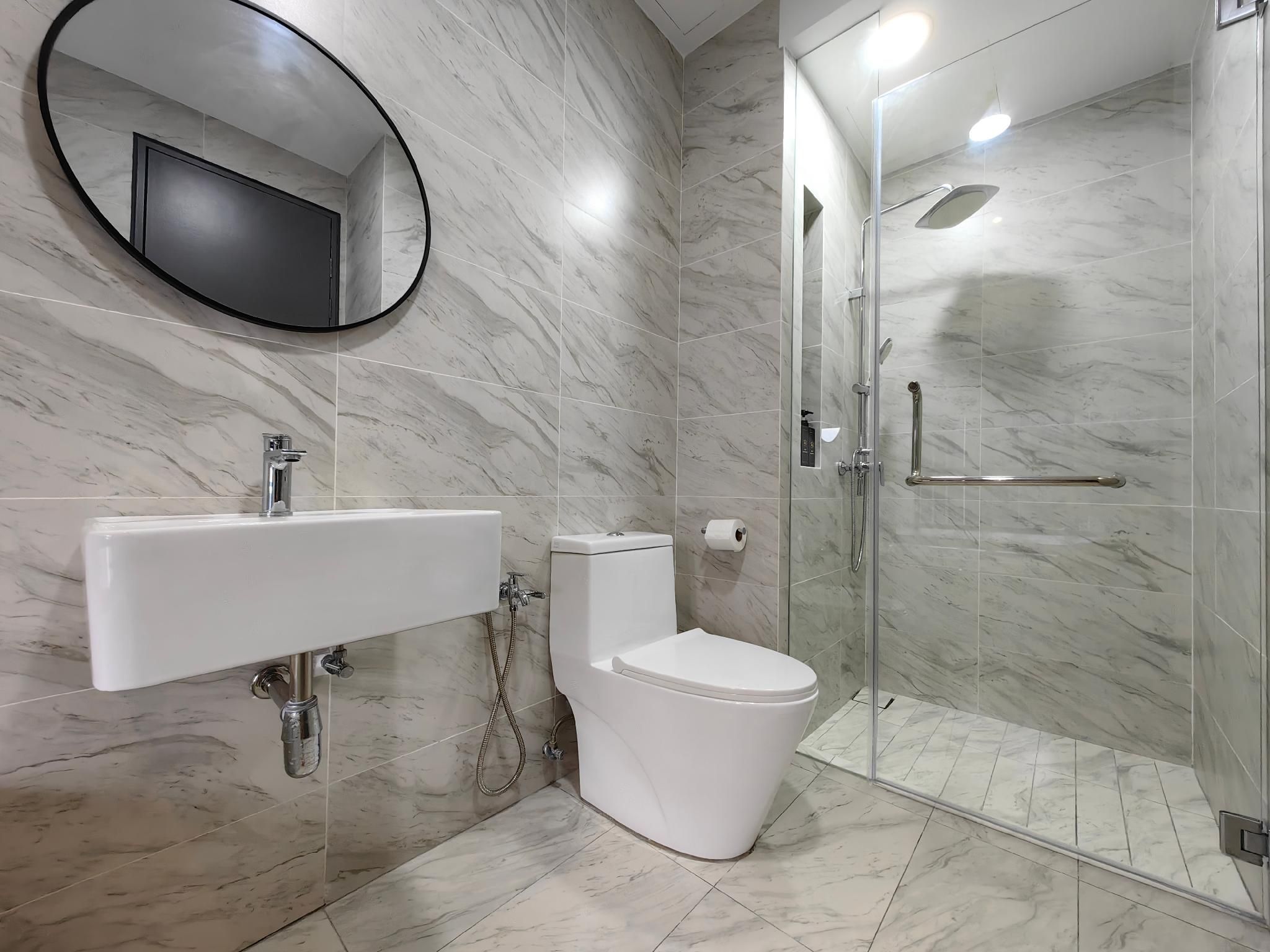 Deluxe King Room with Balcony