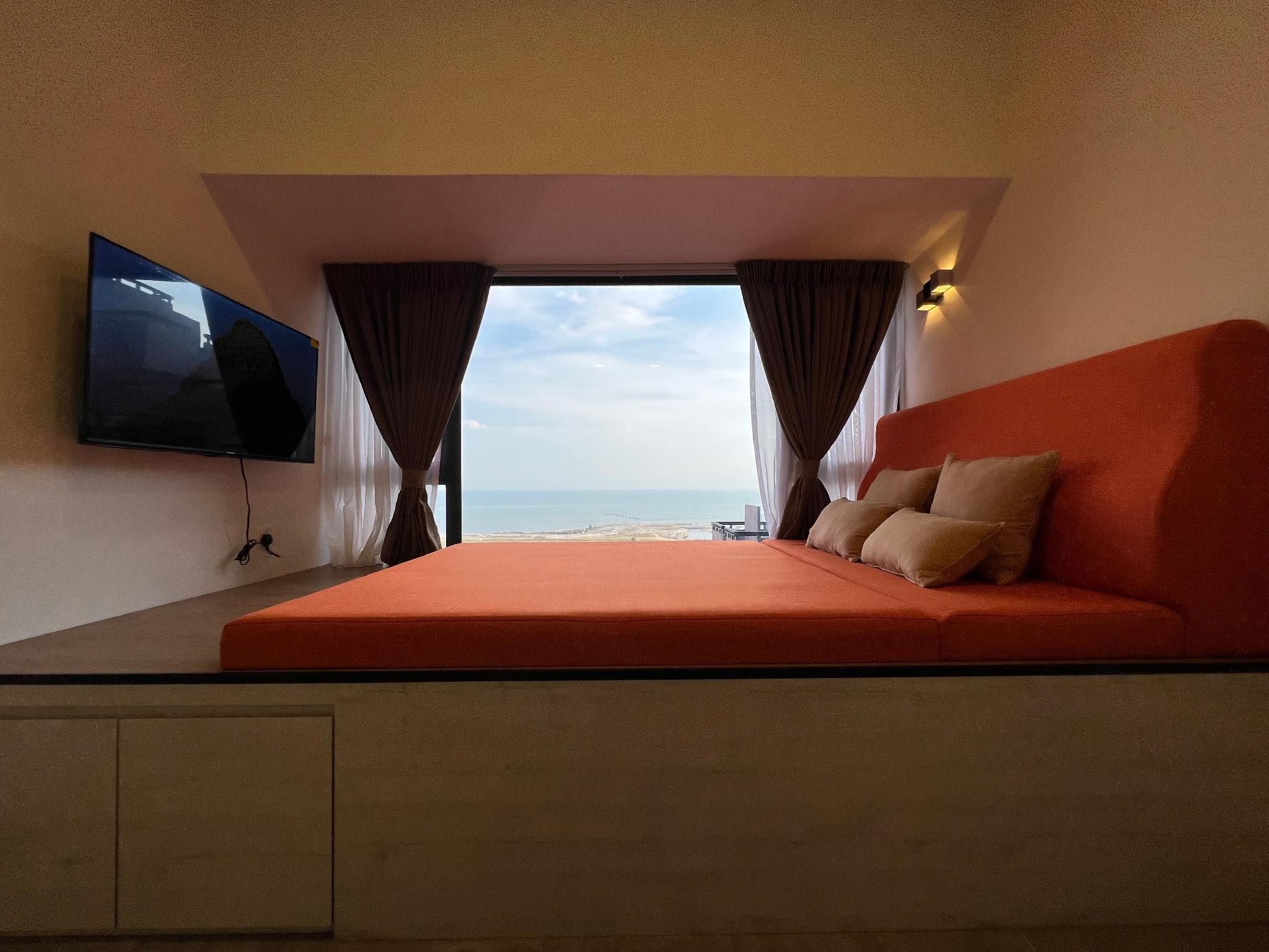Deluxe King Suite