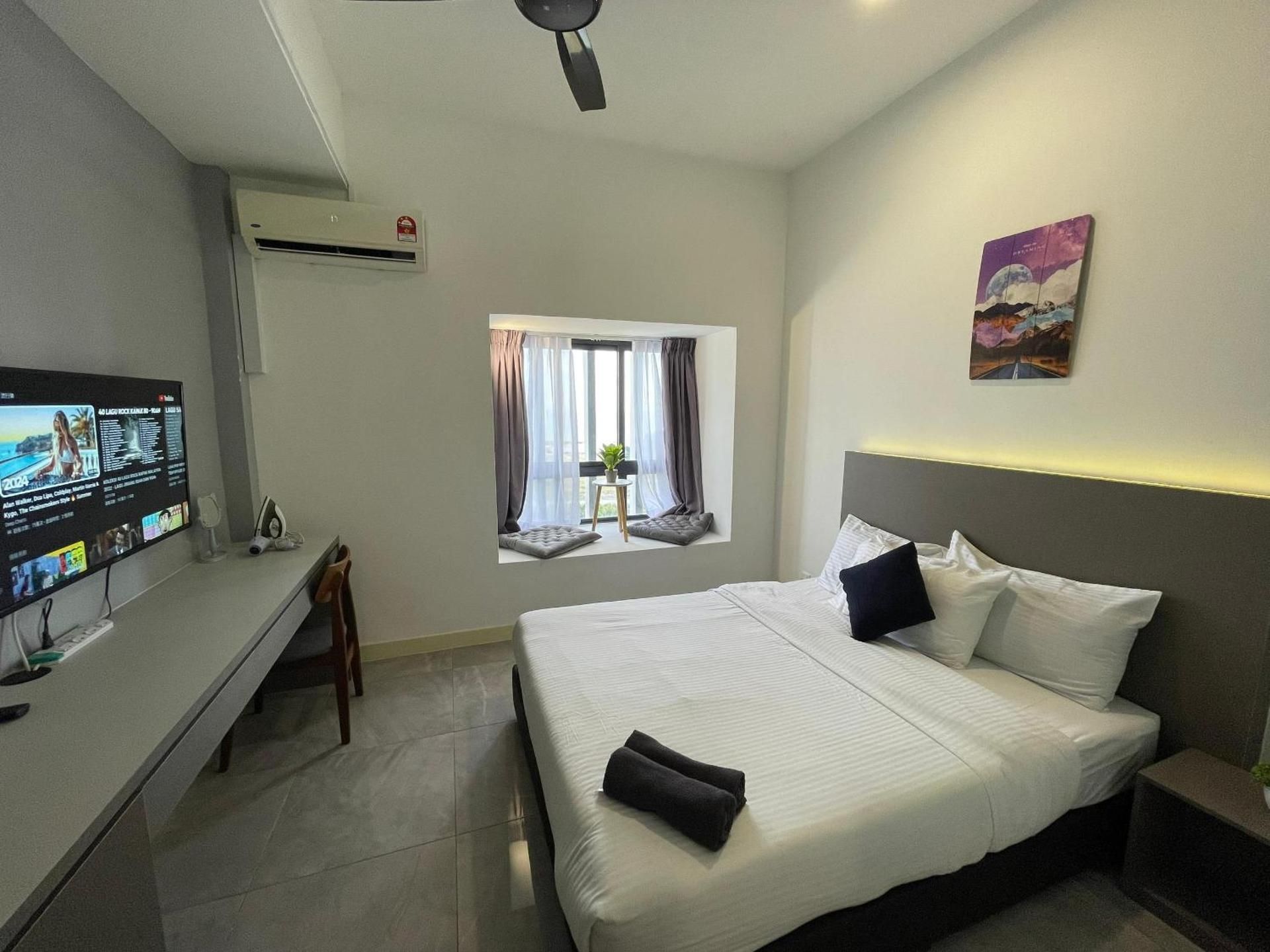 Economy Room