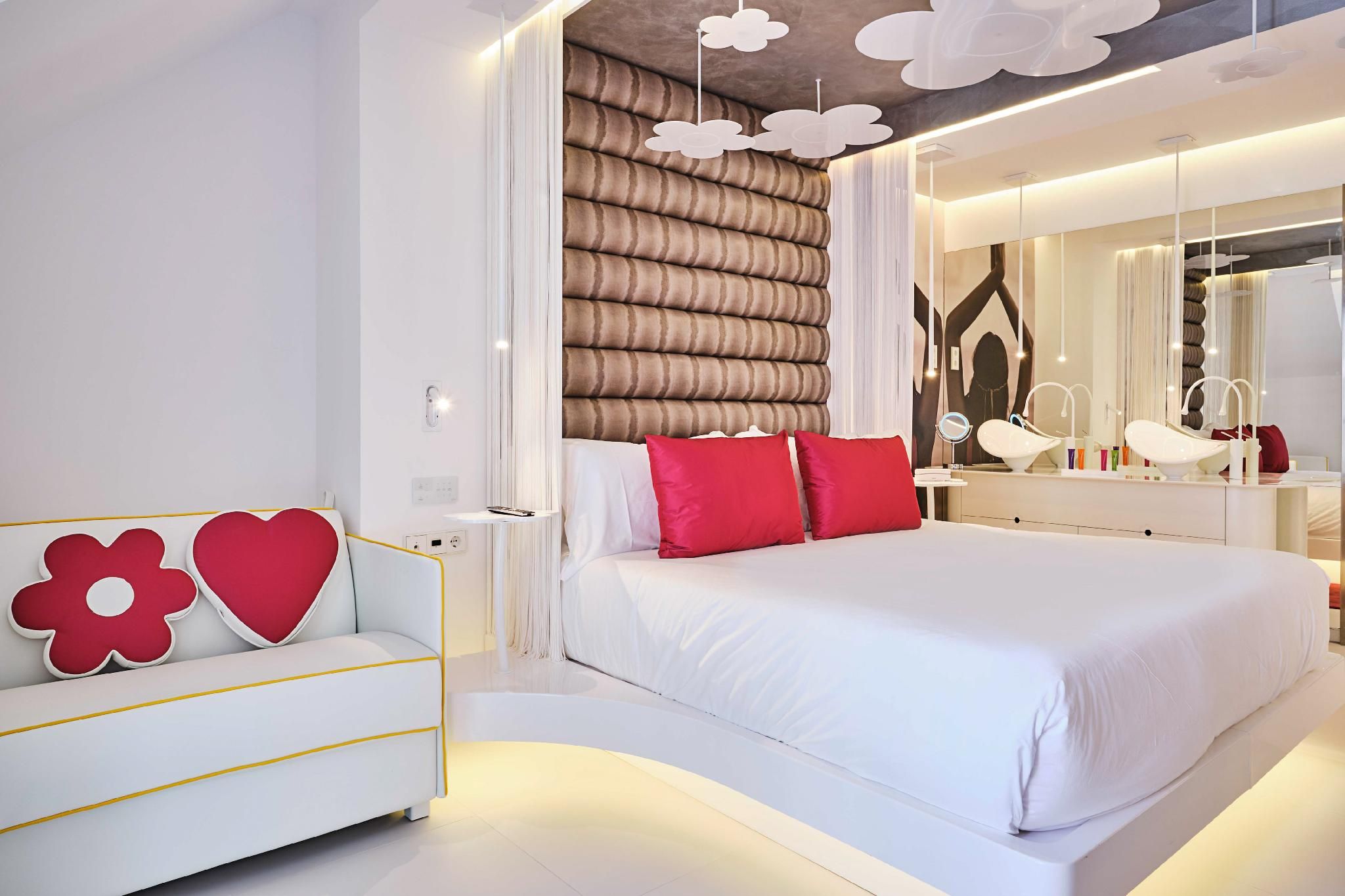 FLOWER DELUXE EXTRA ROOM