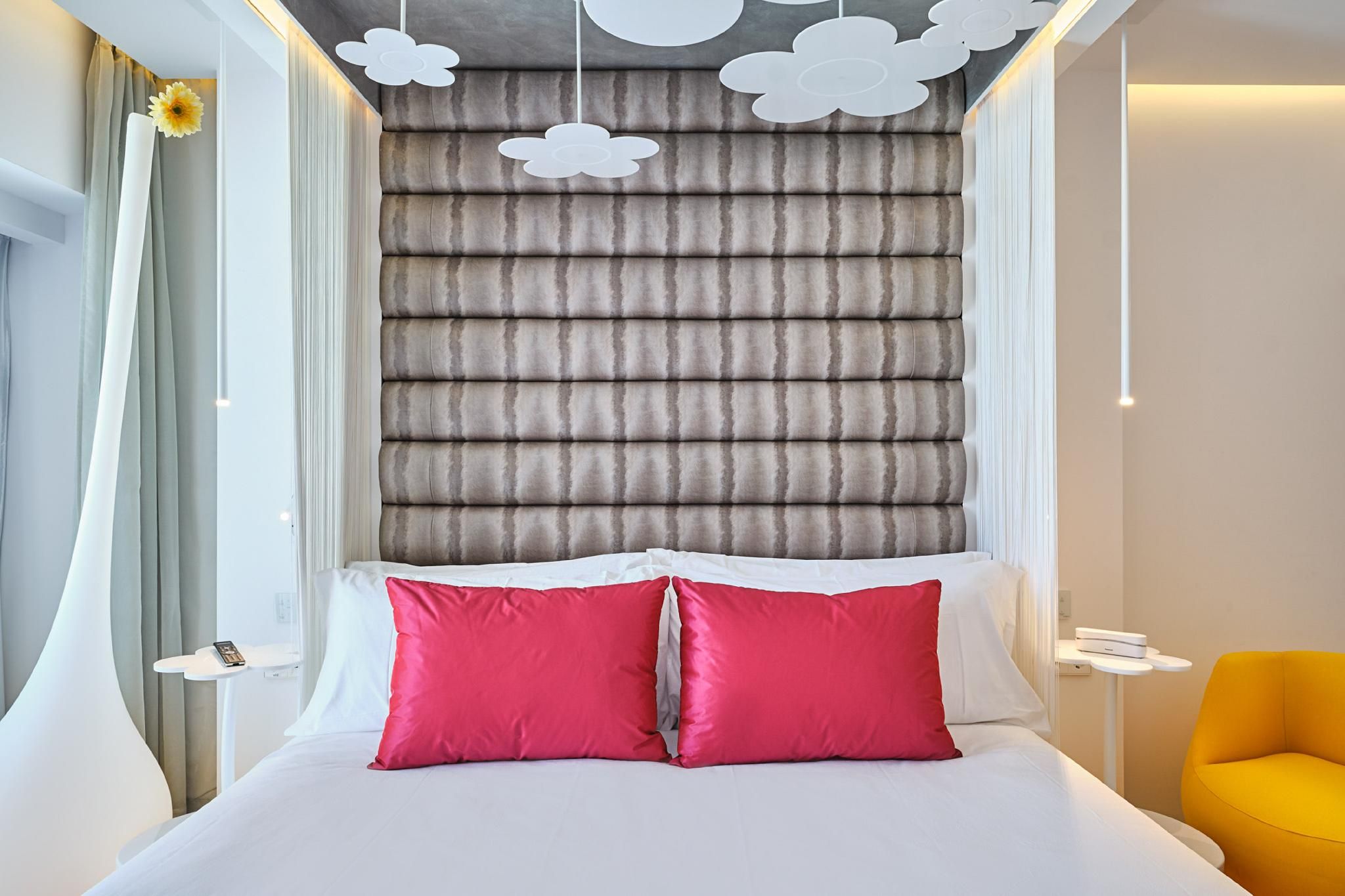 FLOWER DELUXE EXTRA ROOM
