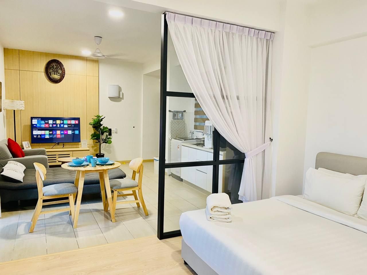 Netflix Exclusive Room