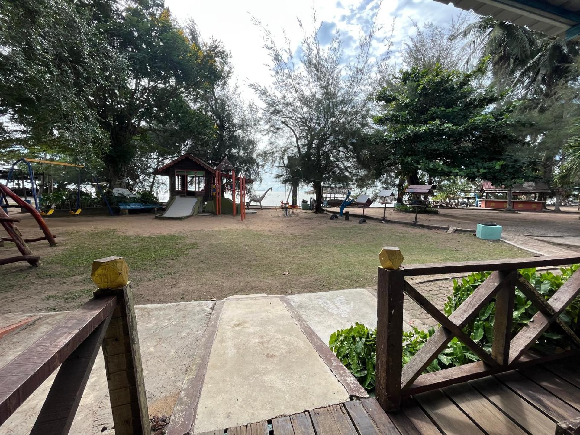 Dqnut Chalet And Restaurant