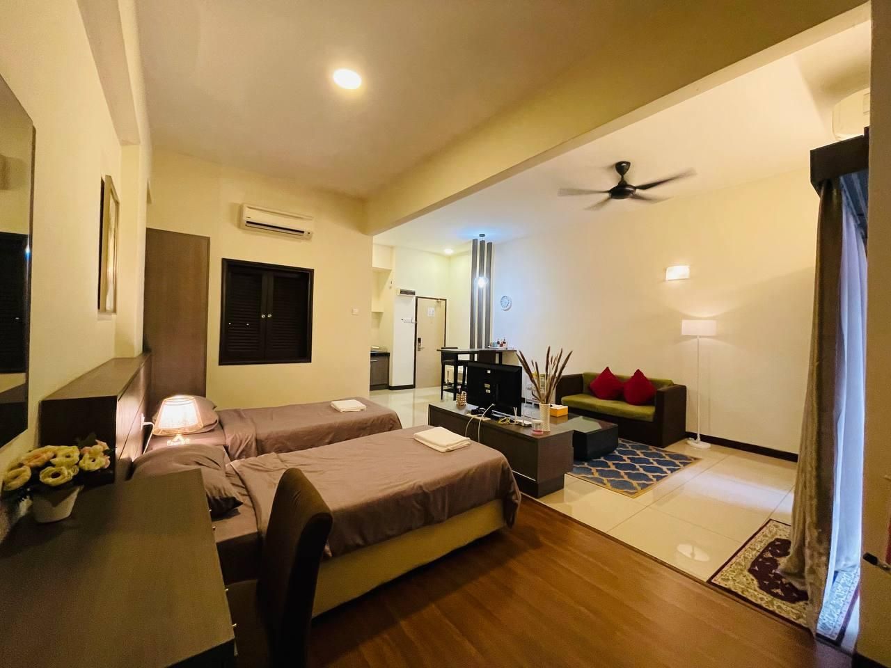 Deluxe Studio Suite with Balcony