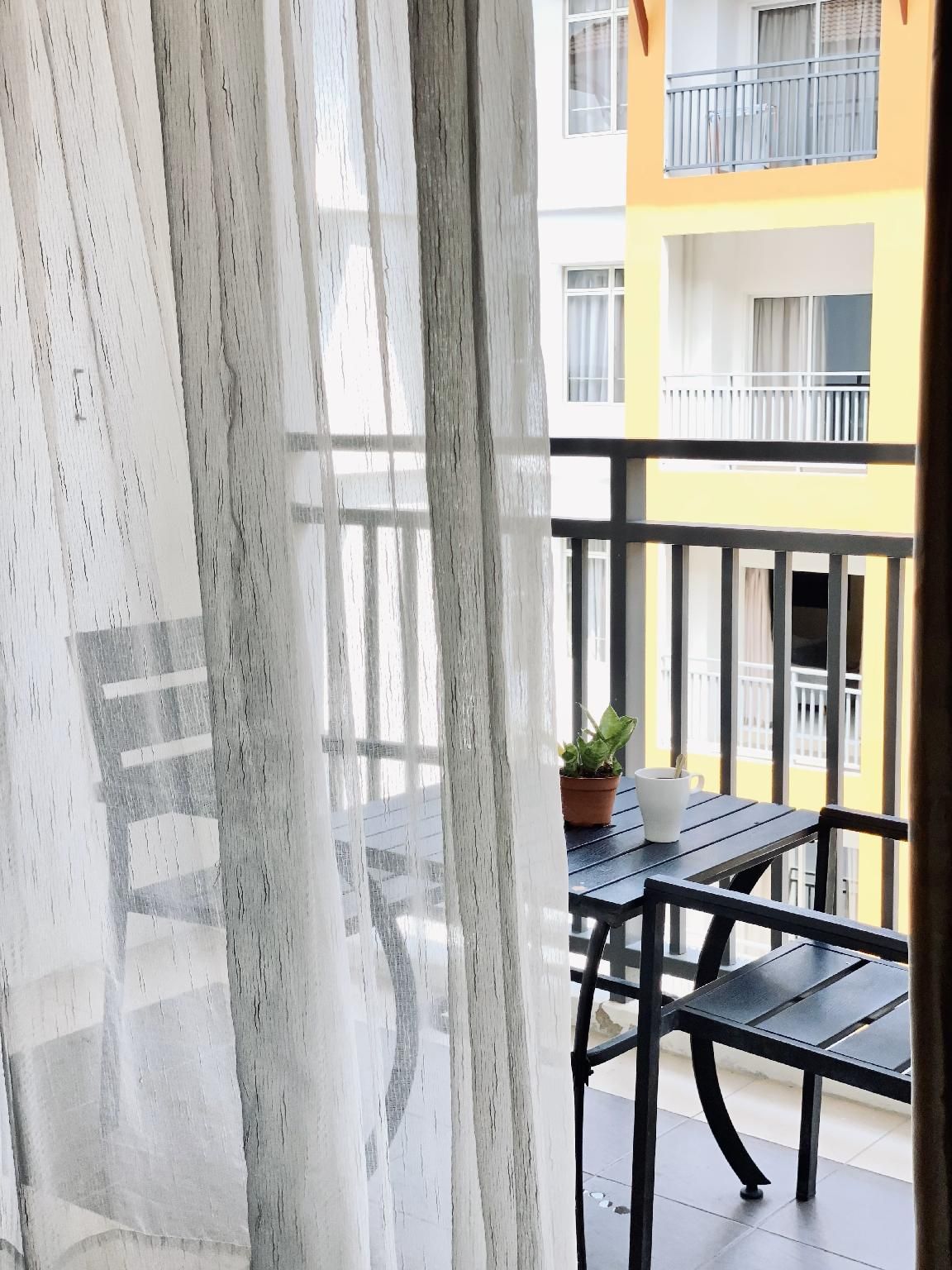 Deluxe Studio Suite King with Balcony
