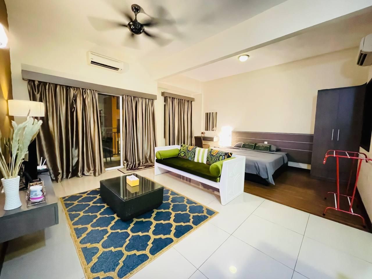 Deluxe Suite with Terrace and Jacuzzi