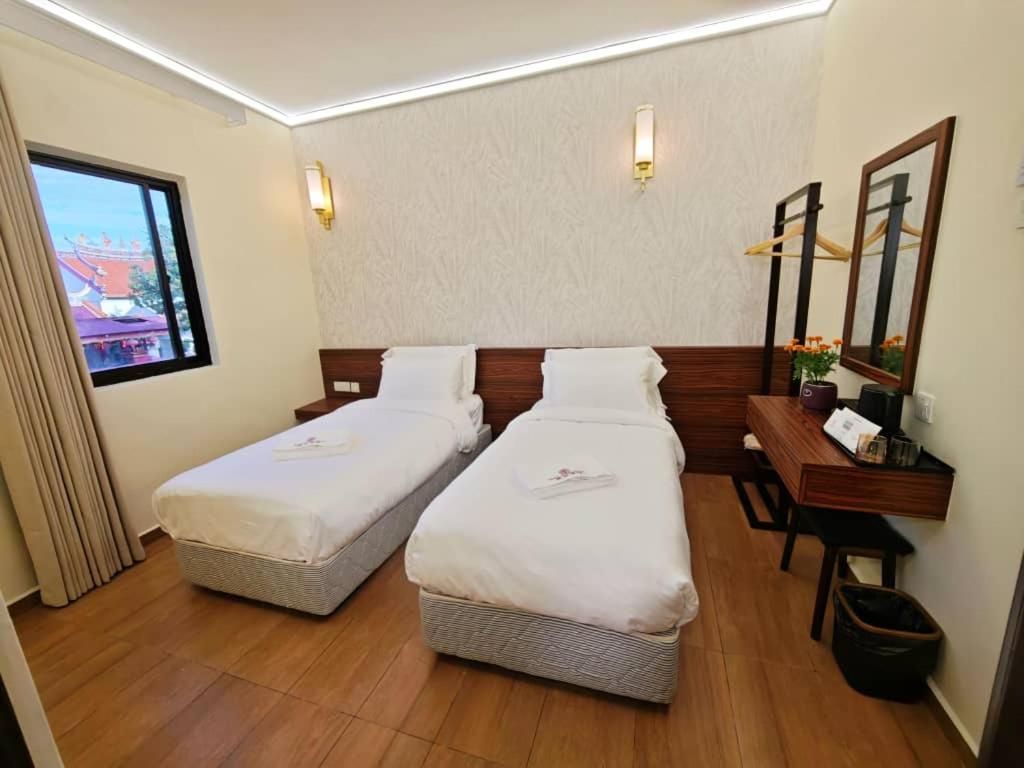 Standard Twin Room