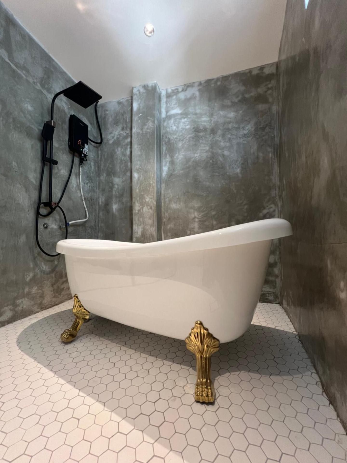 Premier Studio Deluxe Suite with Bathtub