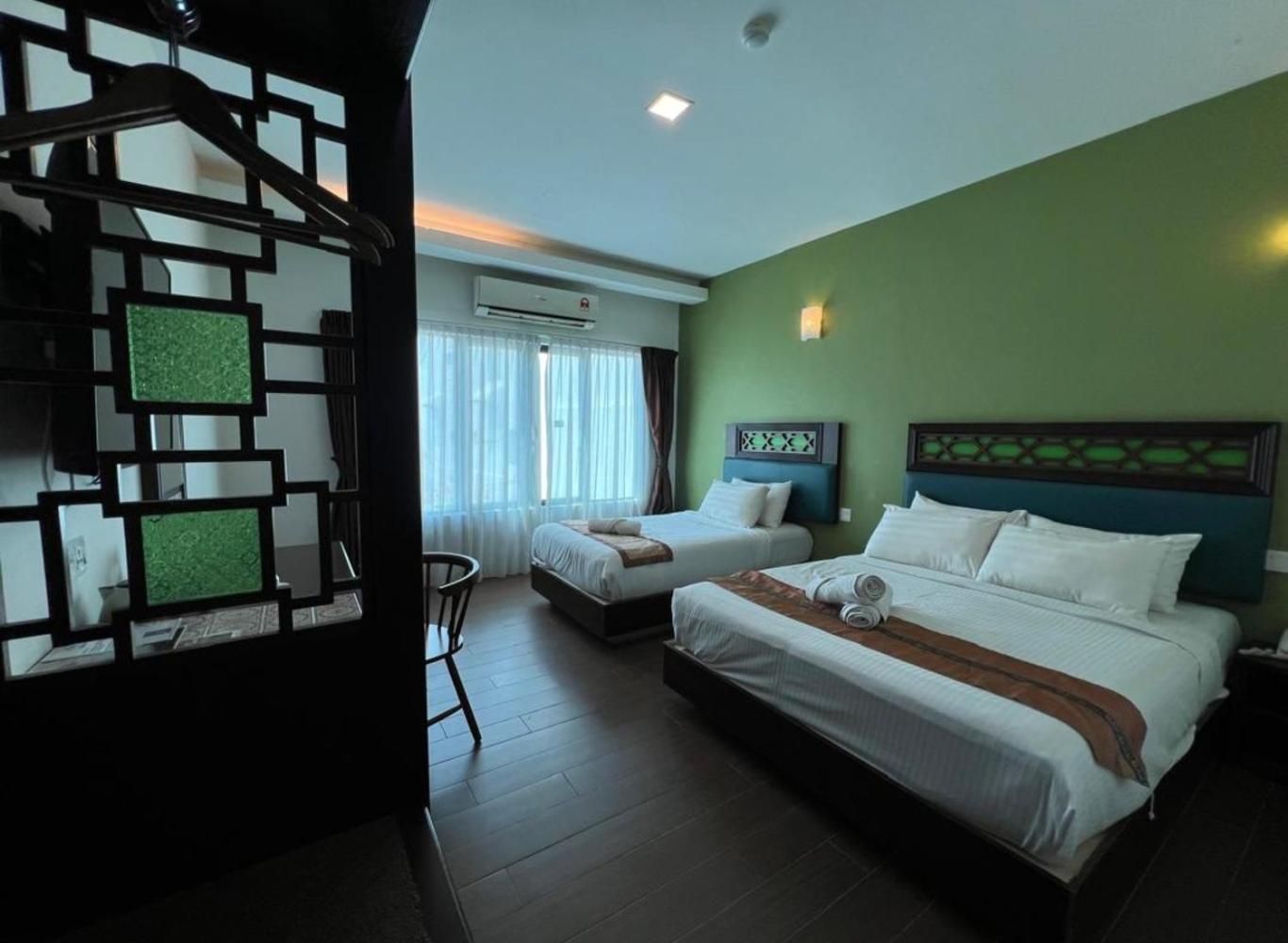 Classic Superior Family - 3 Room