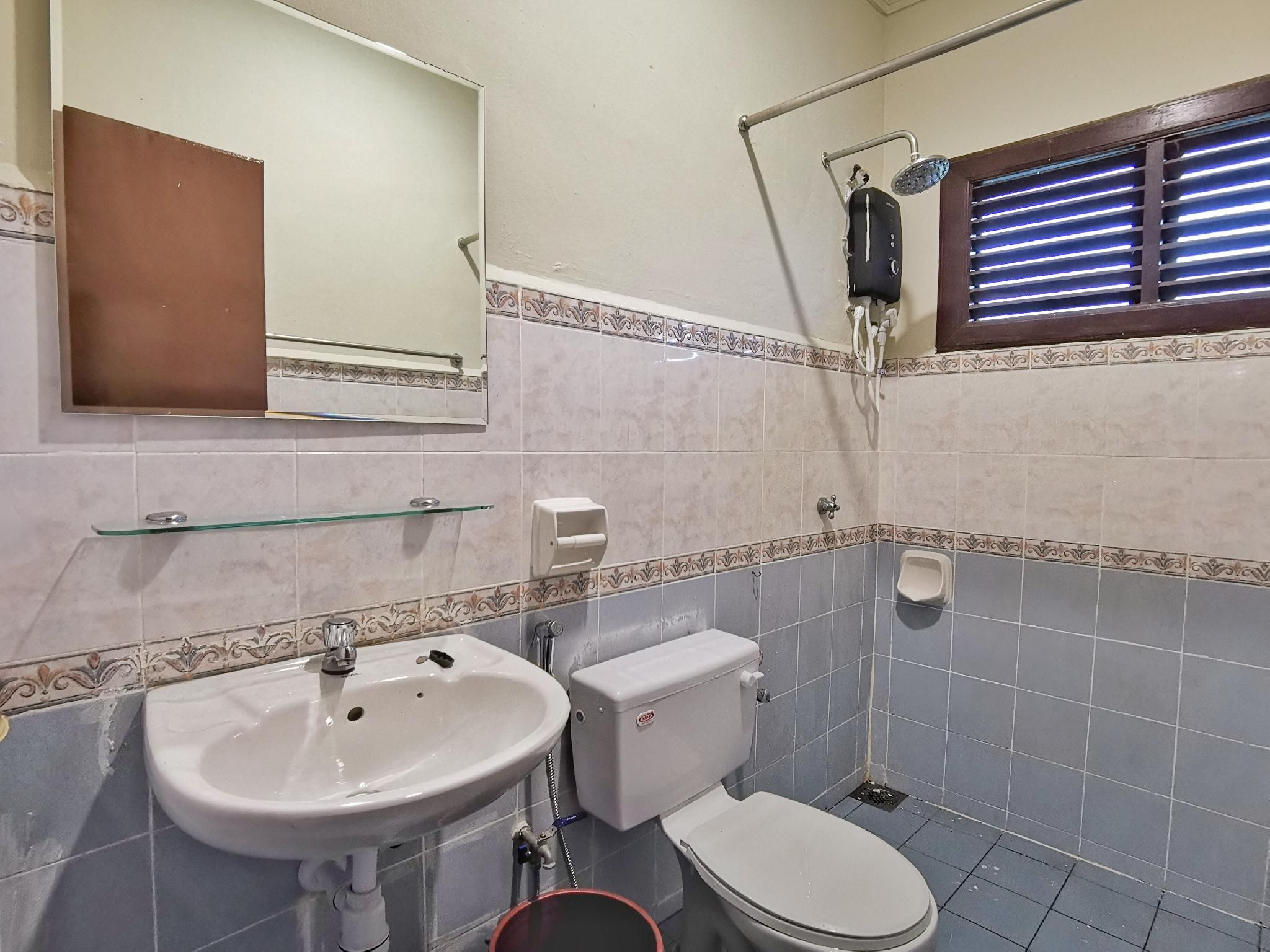 4 Bedrooms Villa