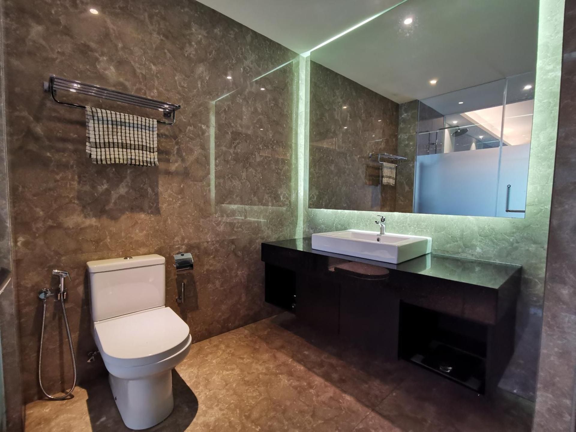 One-Bedroom Apartment