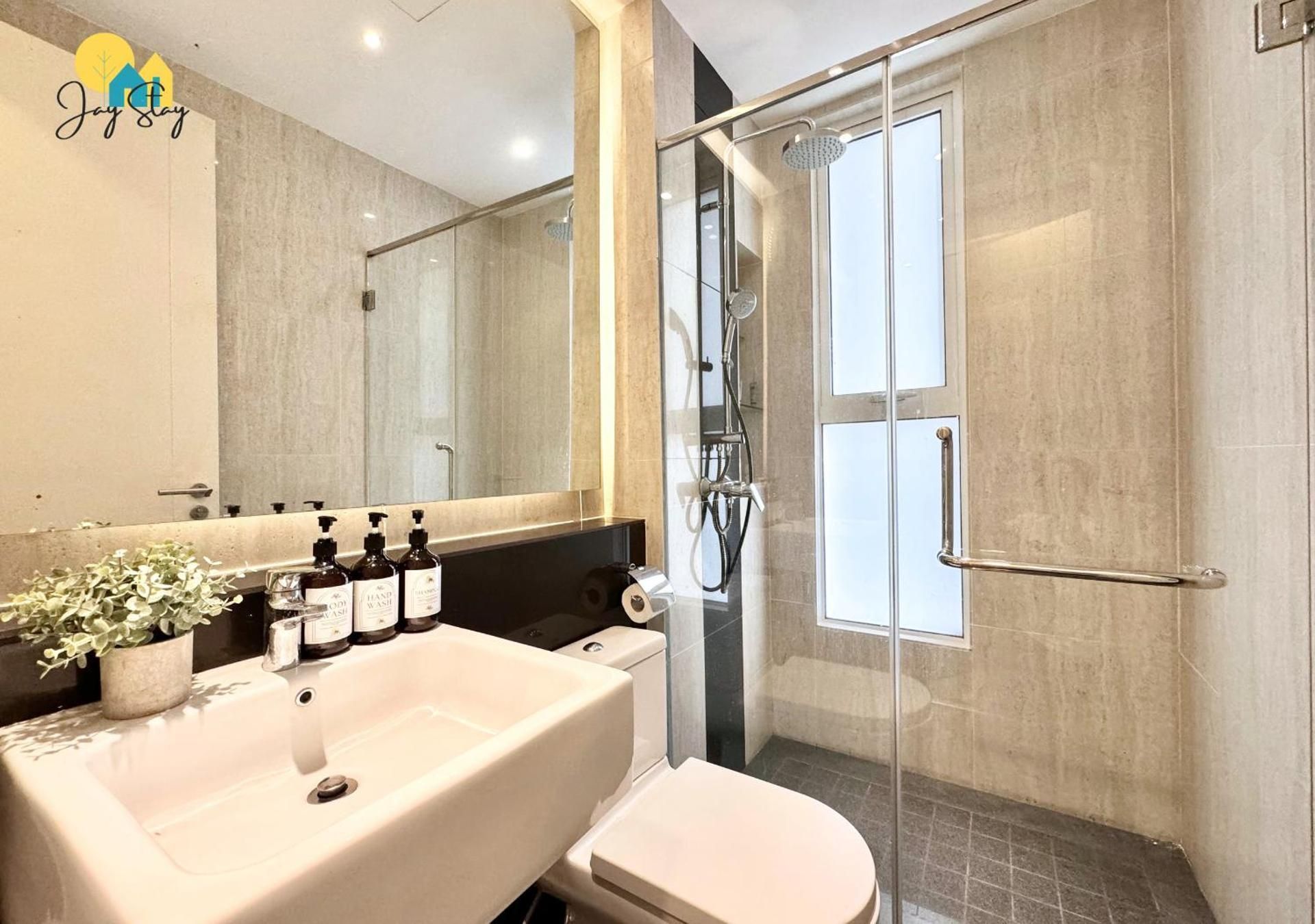 Three-Bedroom Deluxe Apartment