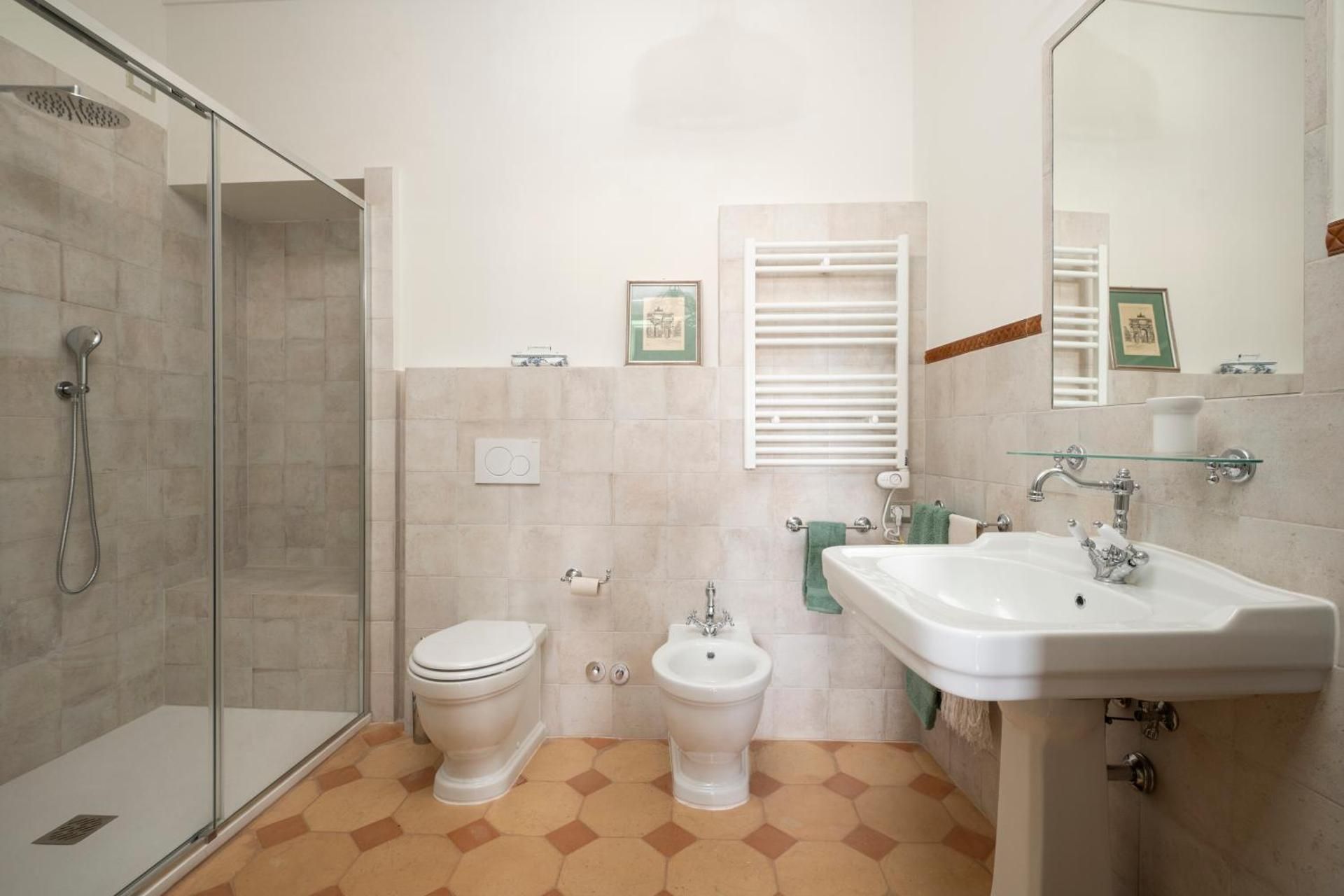 Superior King Suite