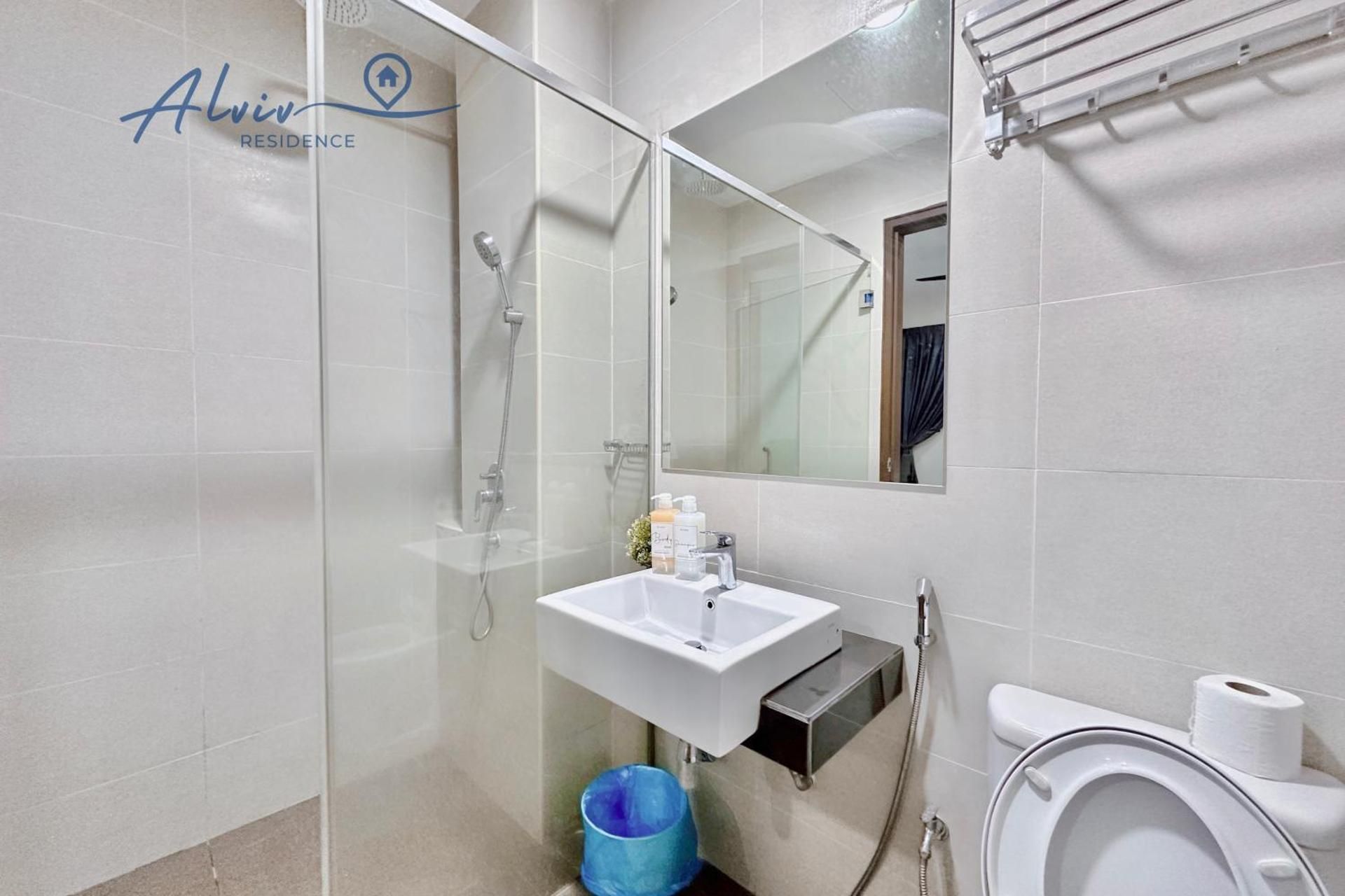 Three-Bedroom Apartment with Balcony