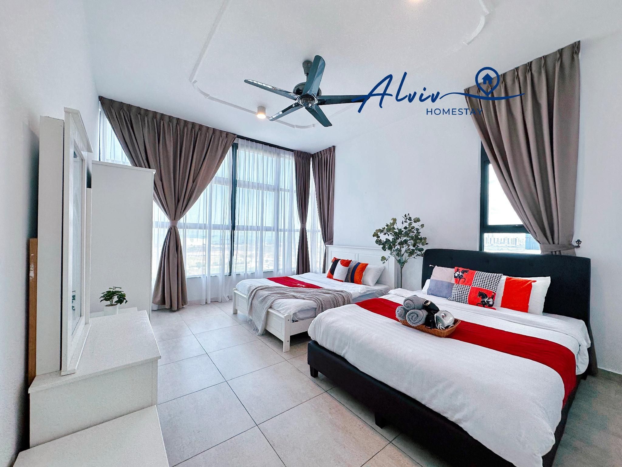 Apartment with Balcony and Sea View