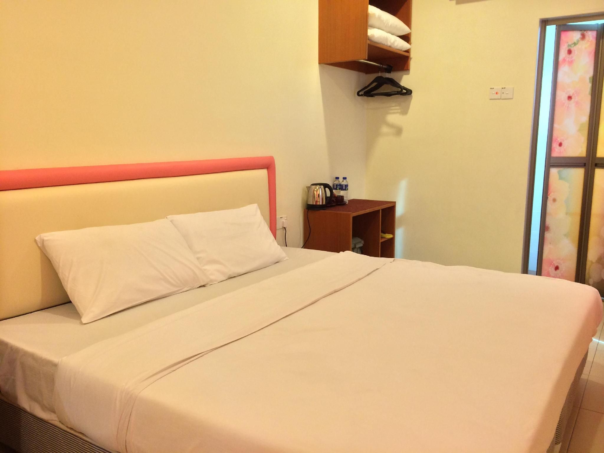 Doris Hotel Standard King Room