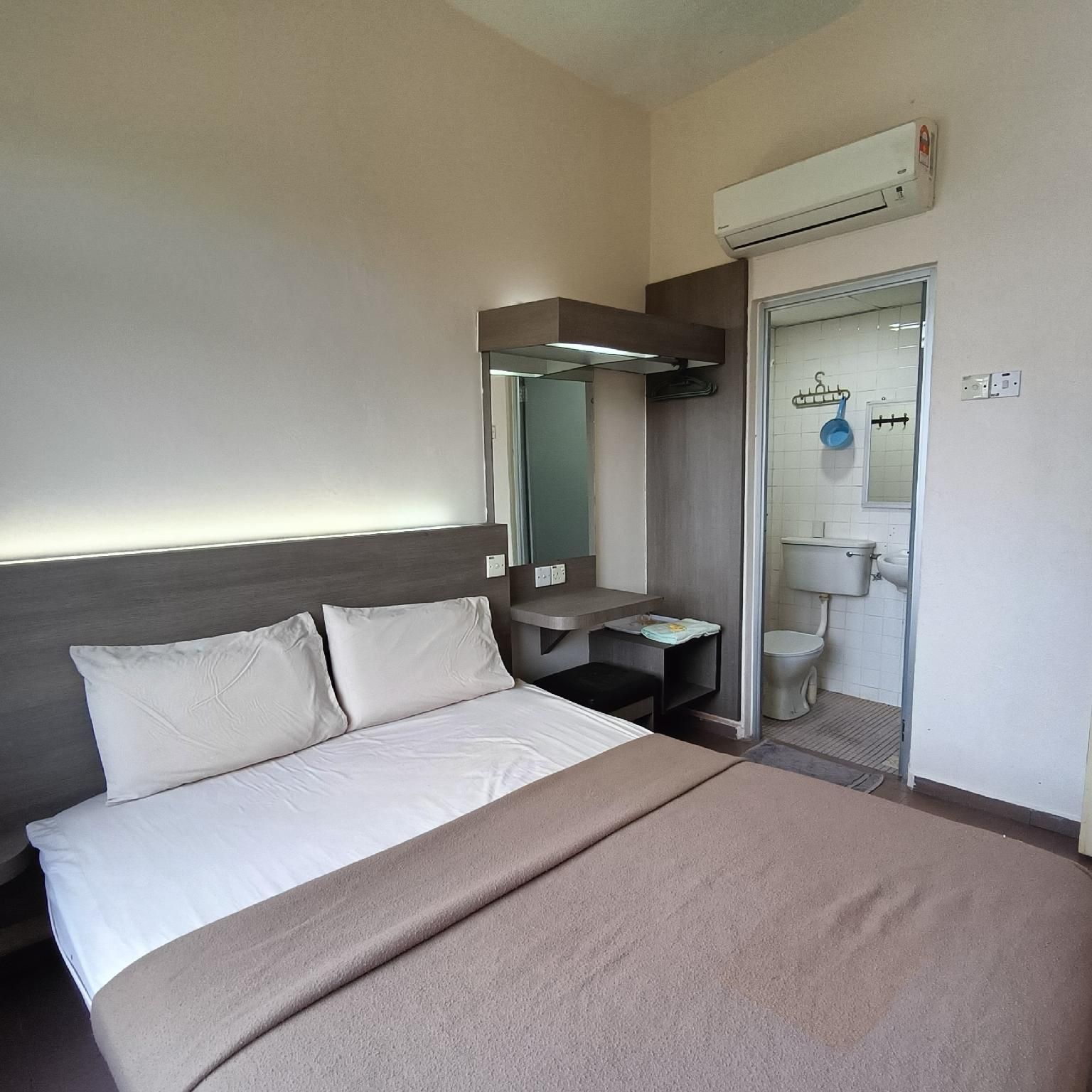 Park City Hotel Economy Double or Twin Room 2