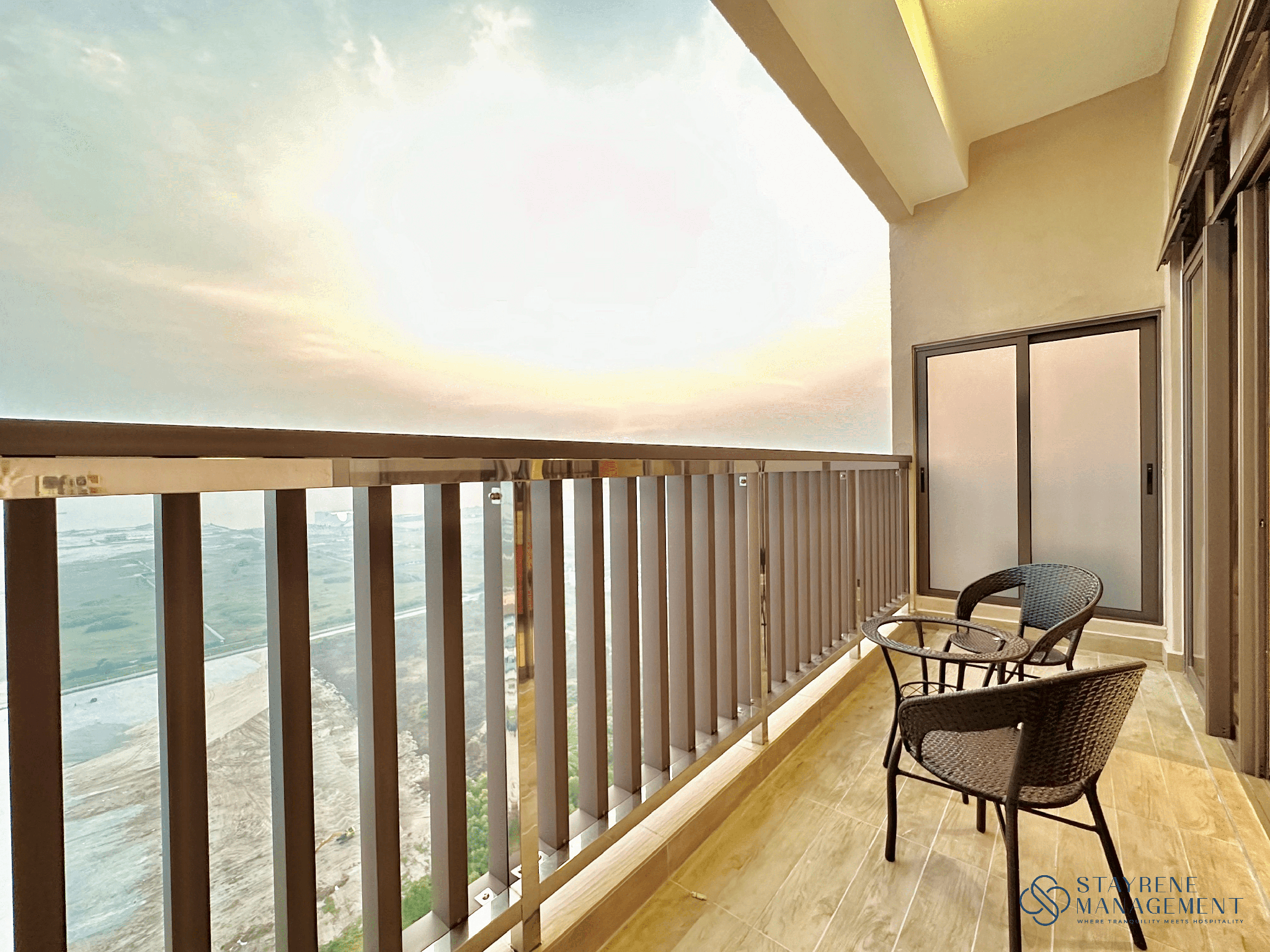 Penthouse with Kitchenette and Balcony