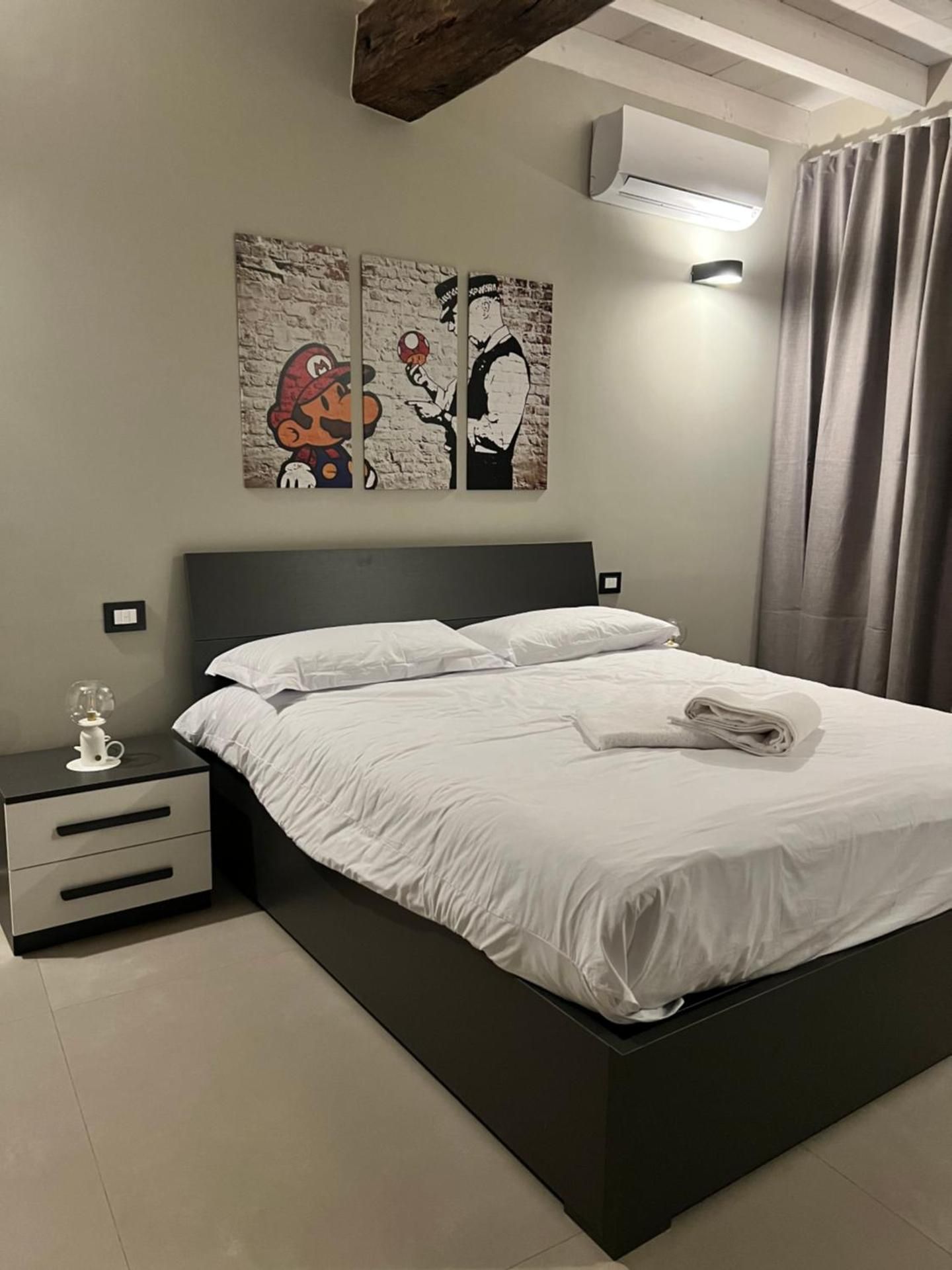 V&B Suites and Apartments Queen Room