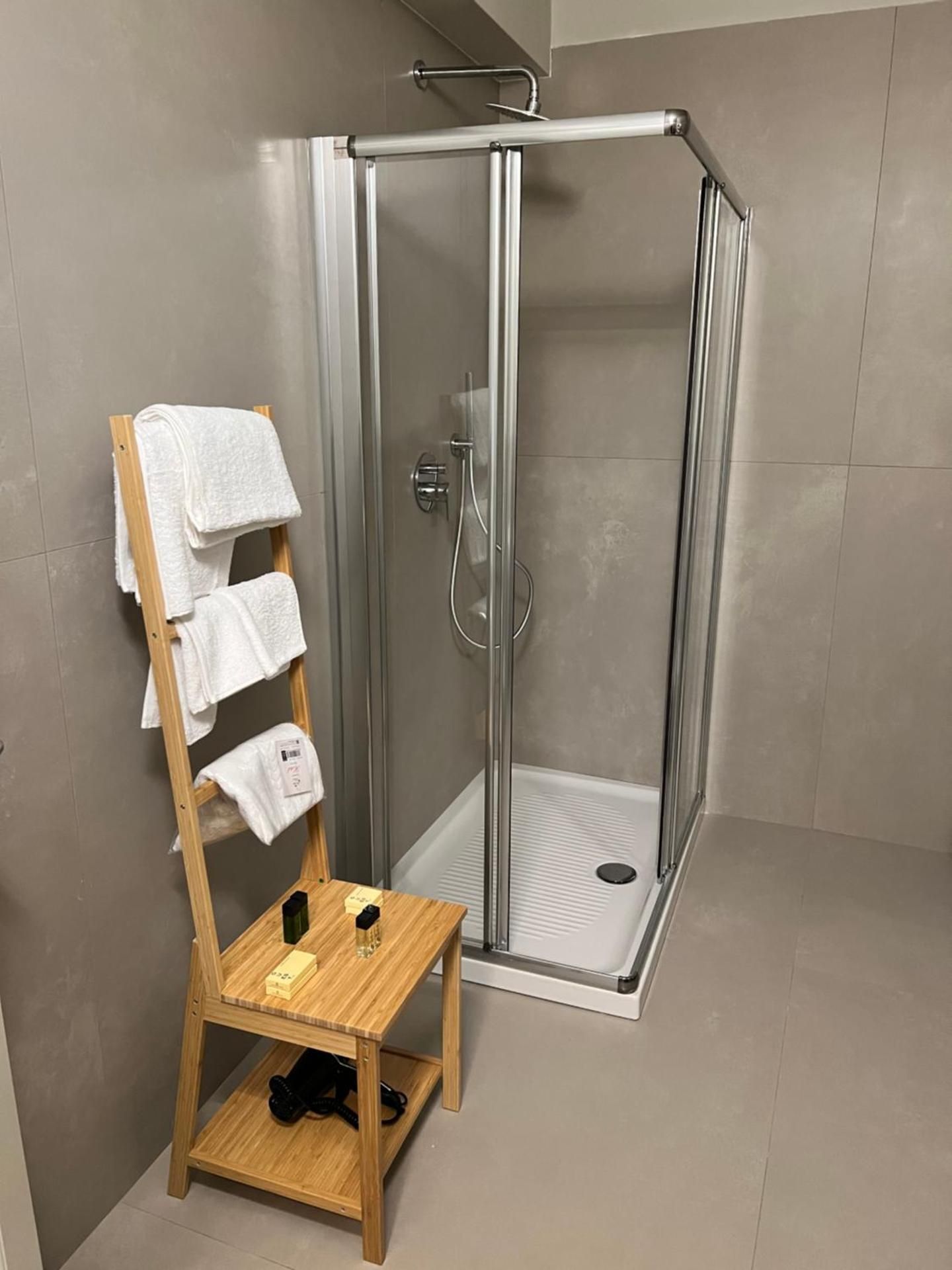 V&B Suites and Apartments Queen Room 2