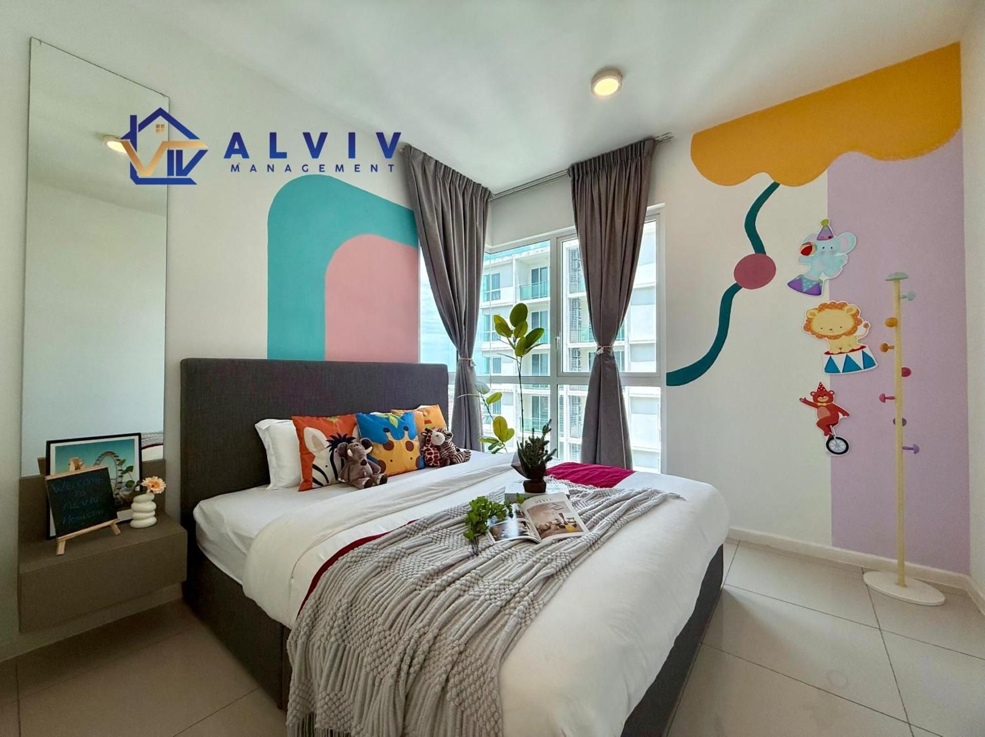 Cheerful Circus Theme Three-Bedroom Apartment with Kids Playground