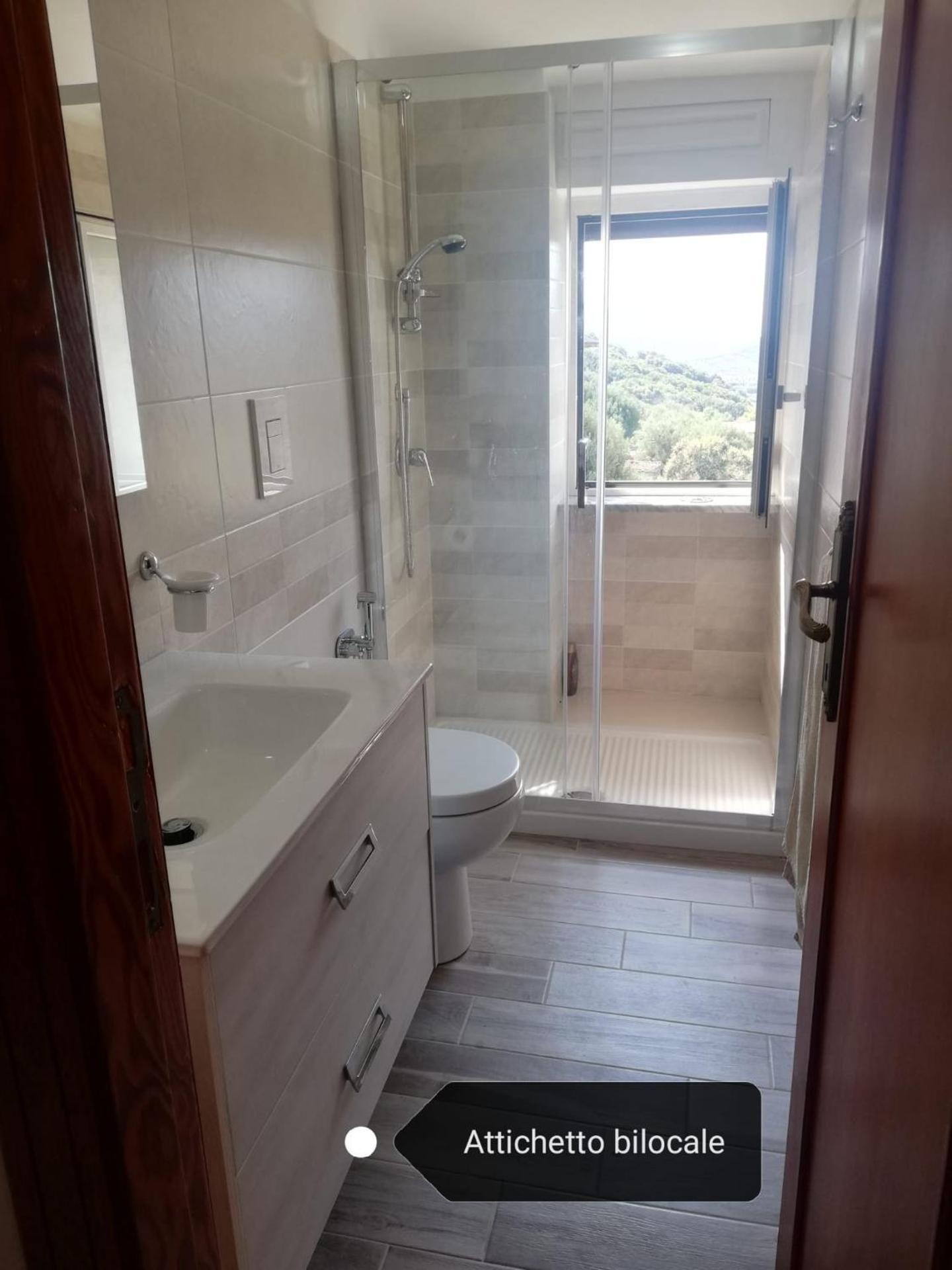 Deluxe One-Bedroom Apartment