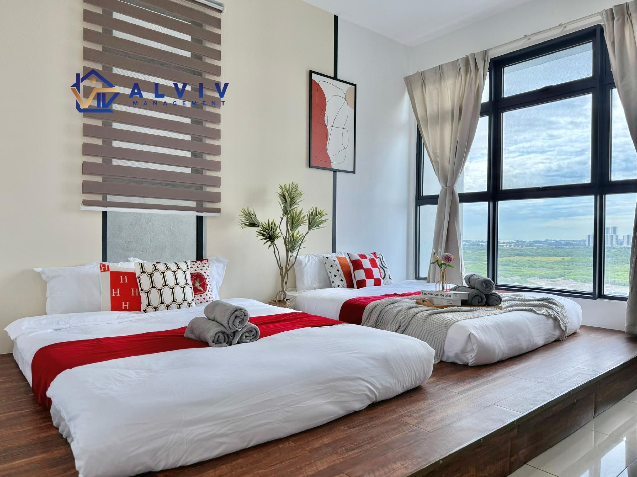 One-Bedroom Apartment with City View