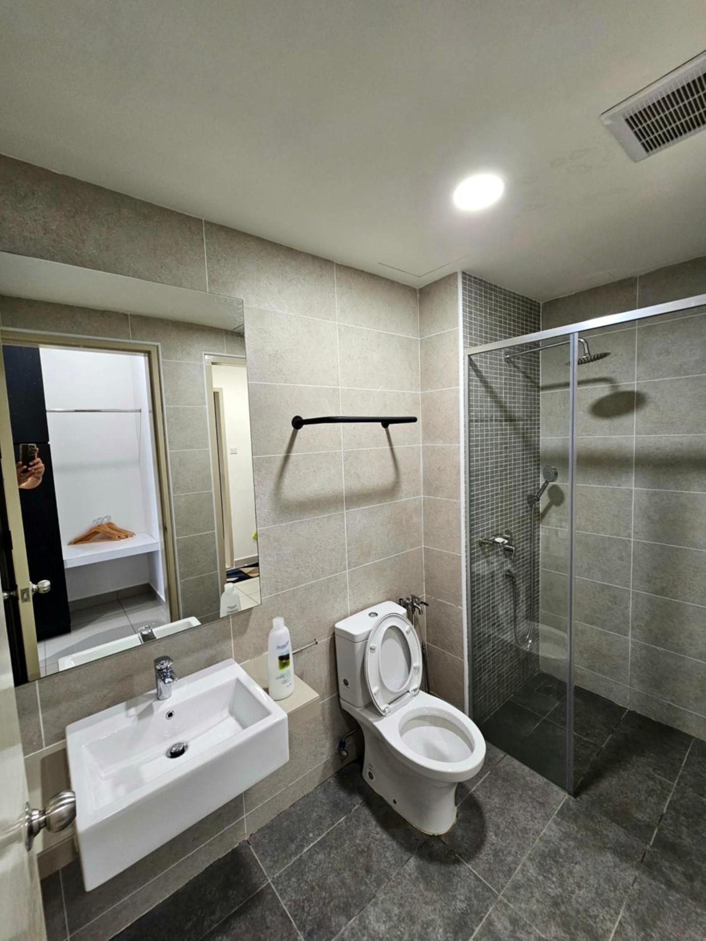 One Bedroom Cozy Apartment (Sea & City View and Near Elevator)