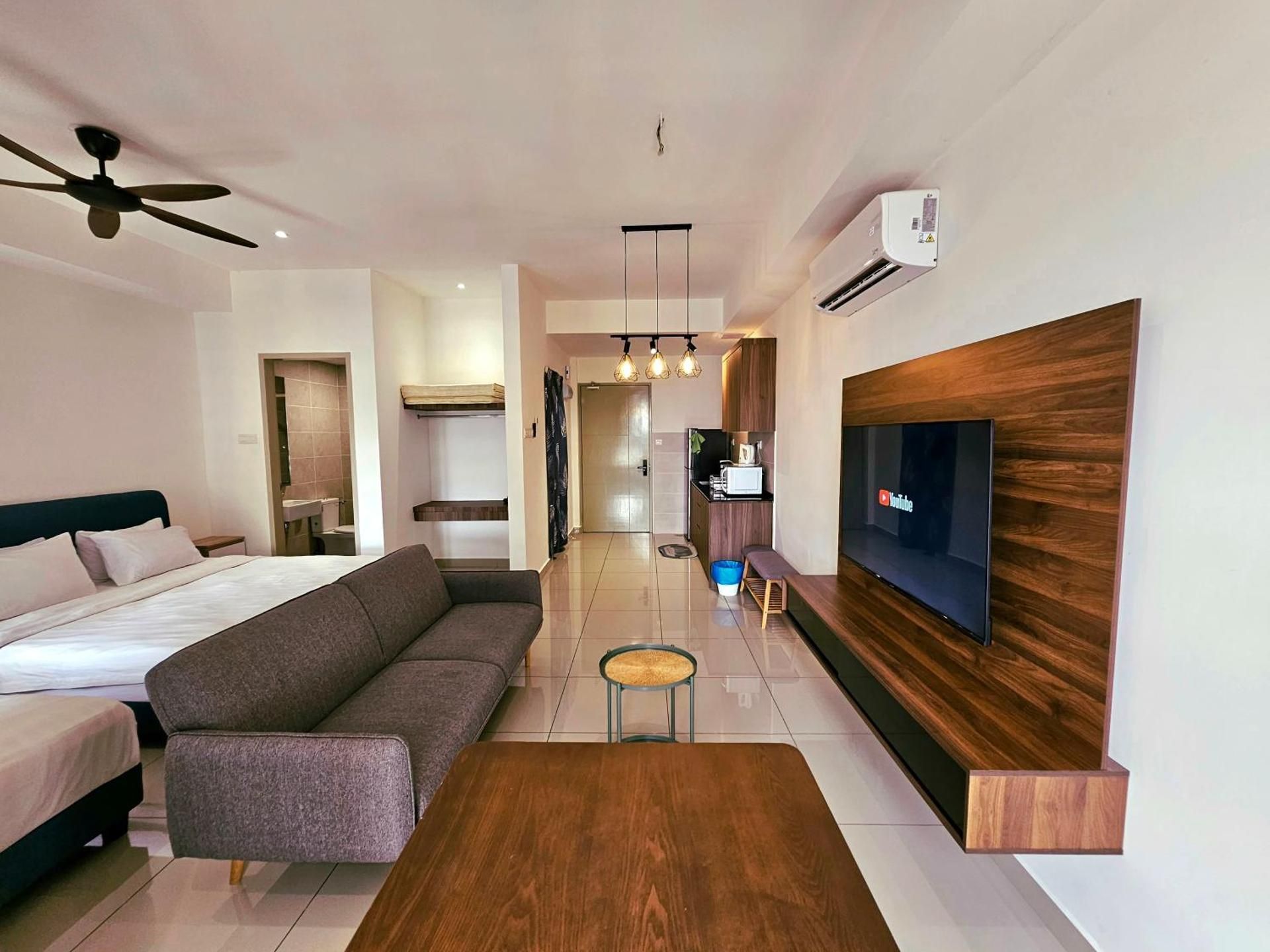 Deluxe Family Studio (Near Pool and Near Elevator)