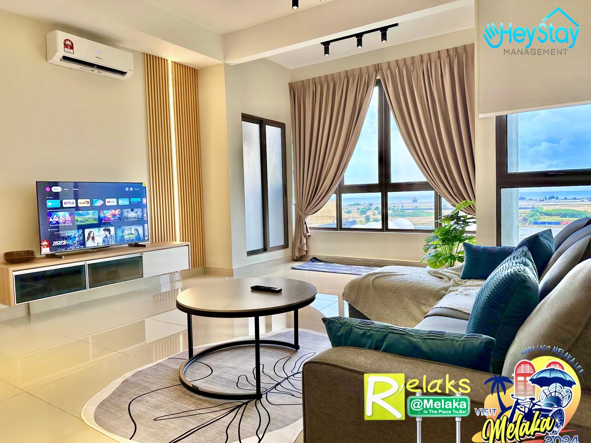Sea and Pool View Room