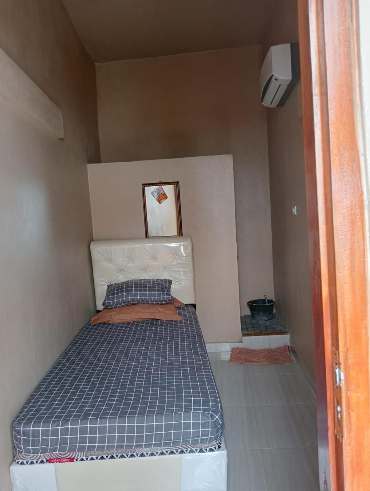 Small Single Room