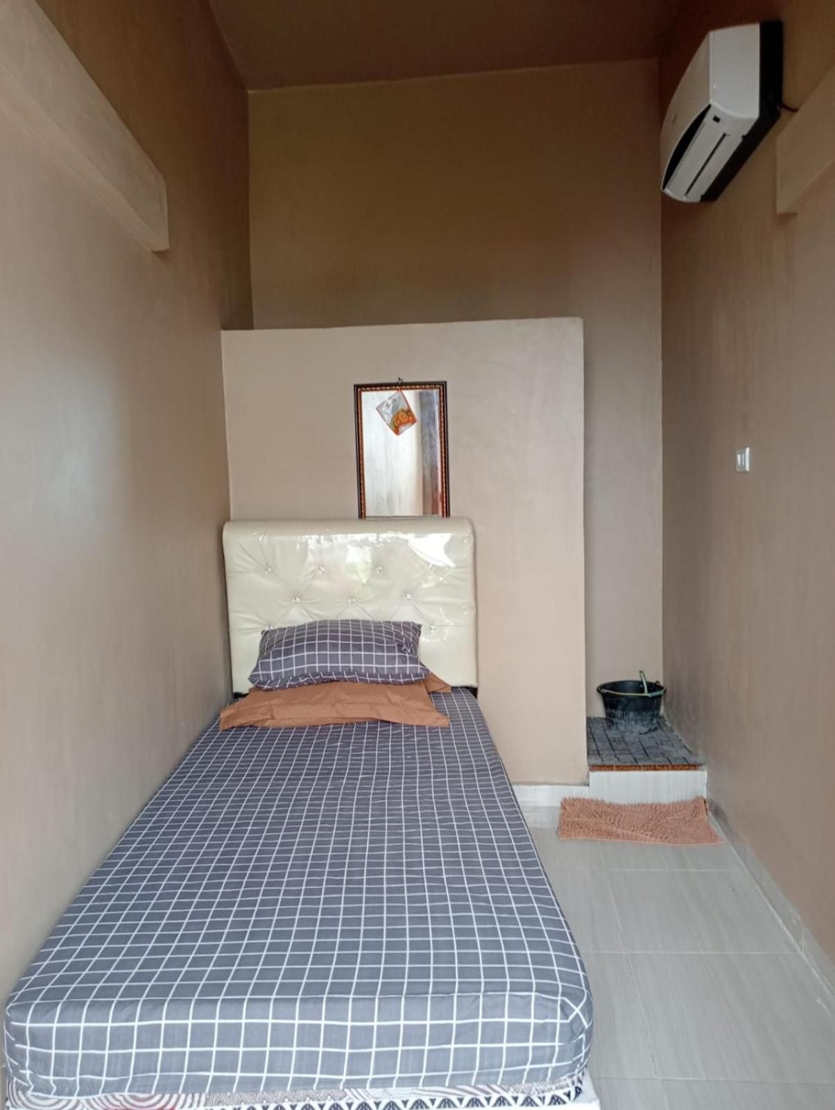 Small Single Room