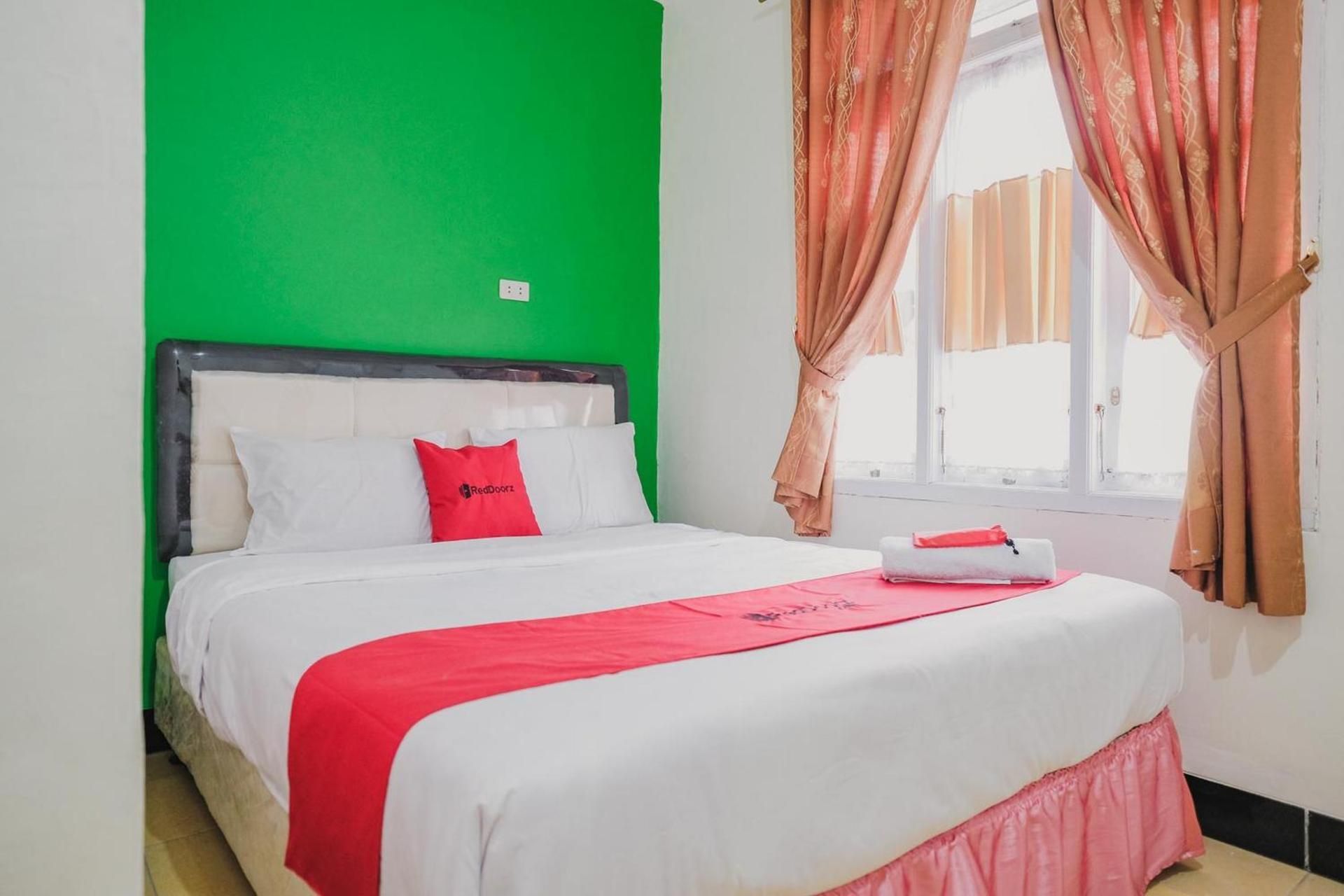 RedDoorz Room
