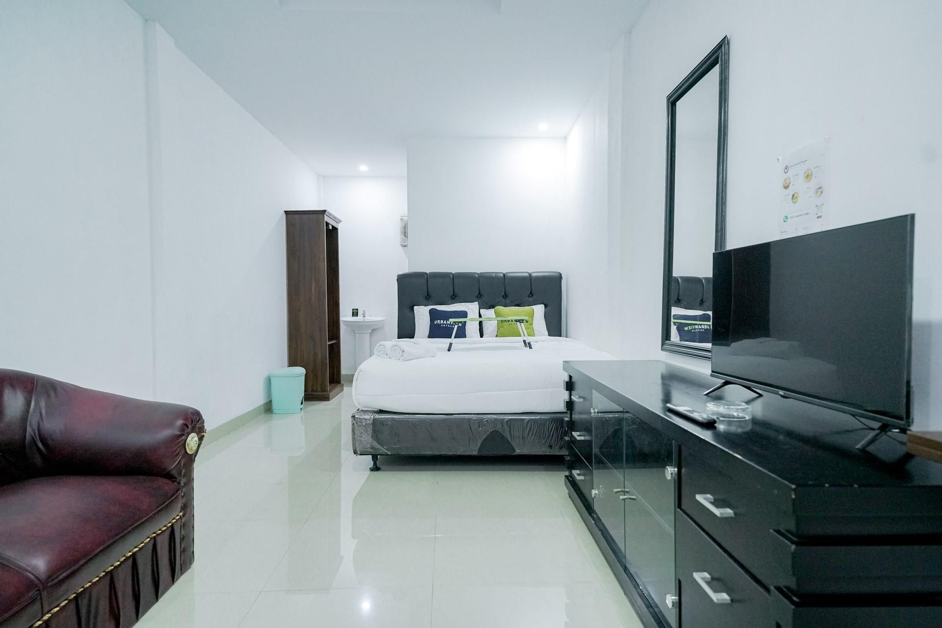 Urbanview Hotel Pondok Indah Pringsewu By RedDoorz Deluxe Room 2