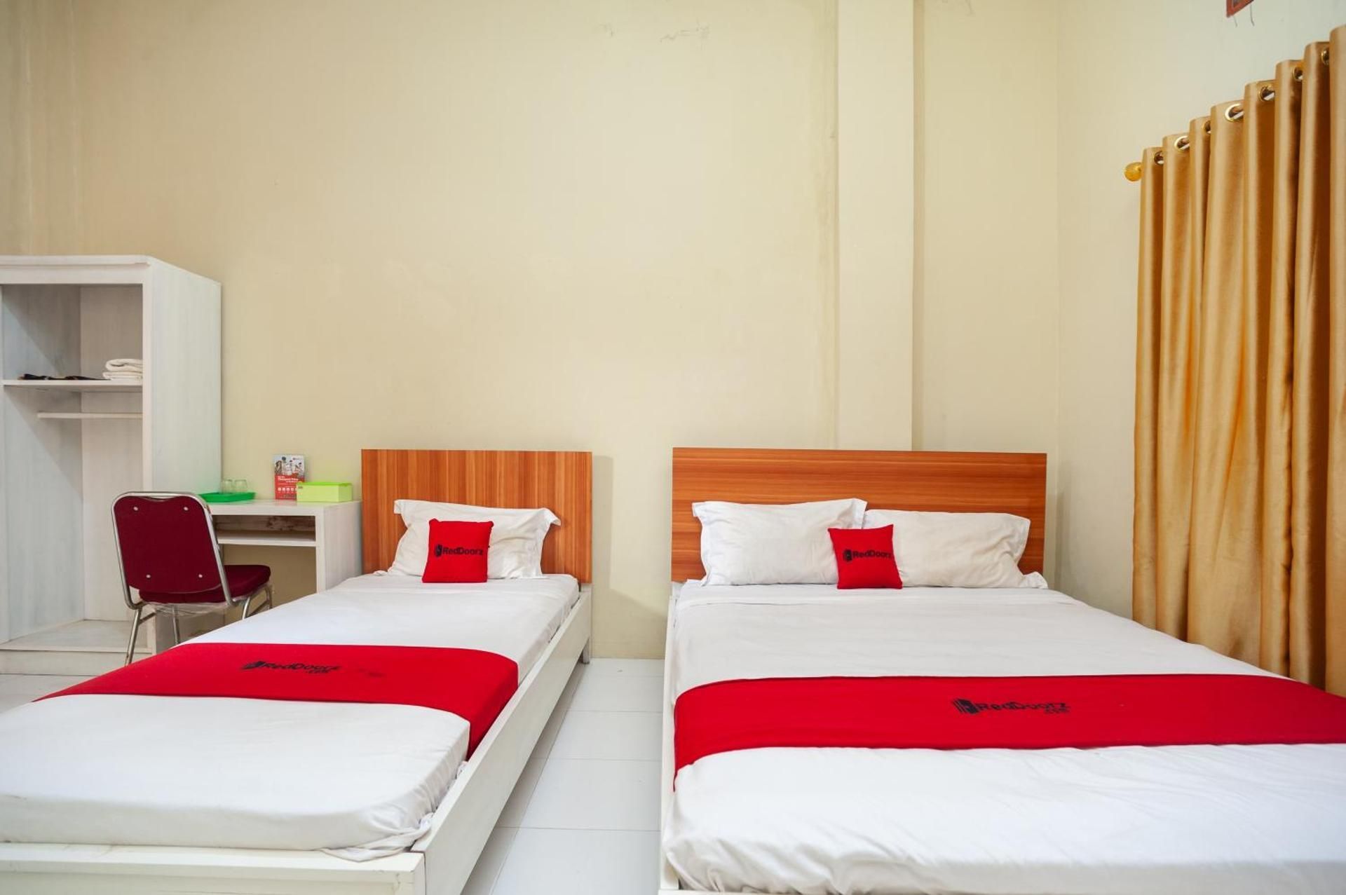 RedDoorz Room