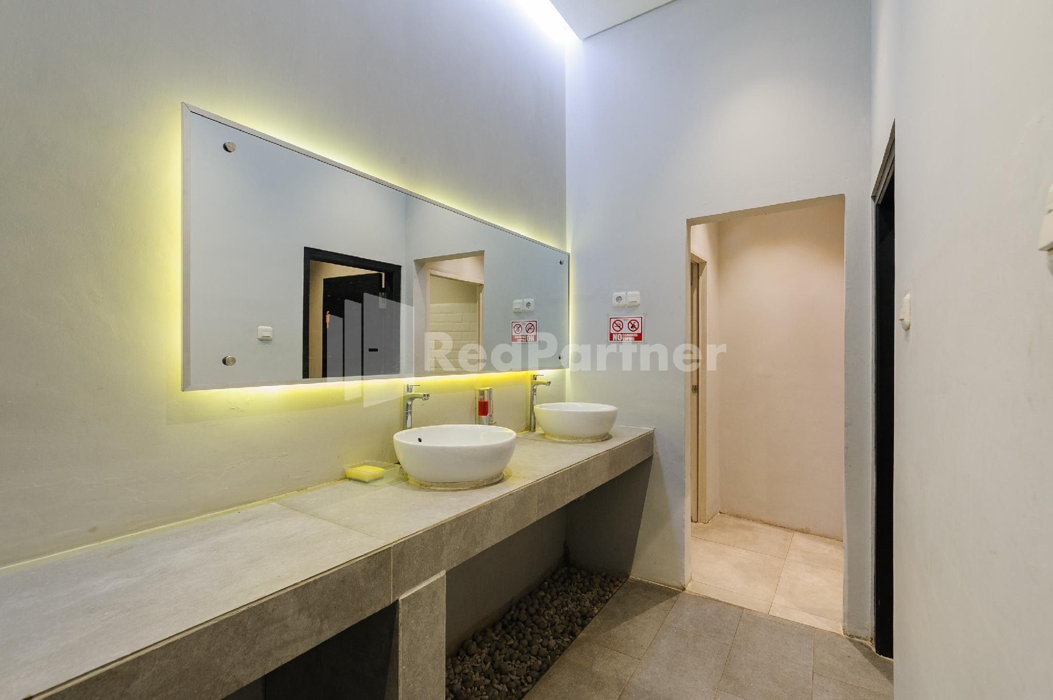 Single Pod in Shared Room with Shared Bathroom - Mixed