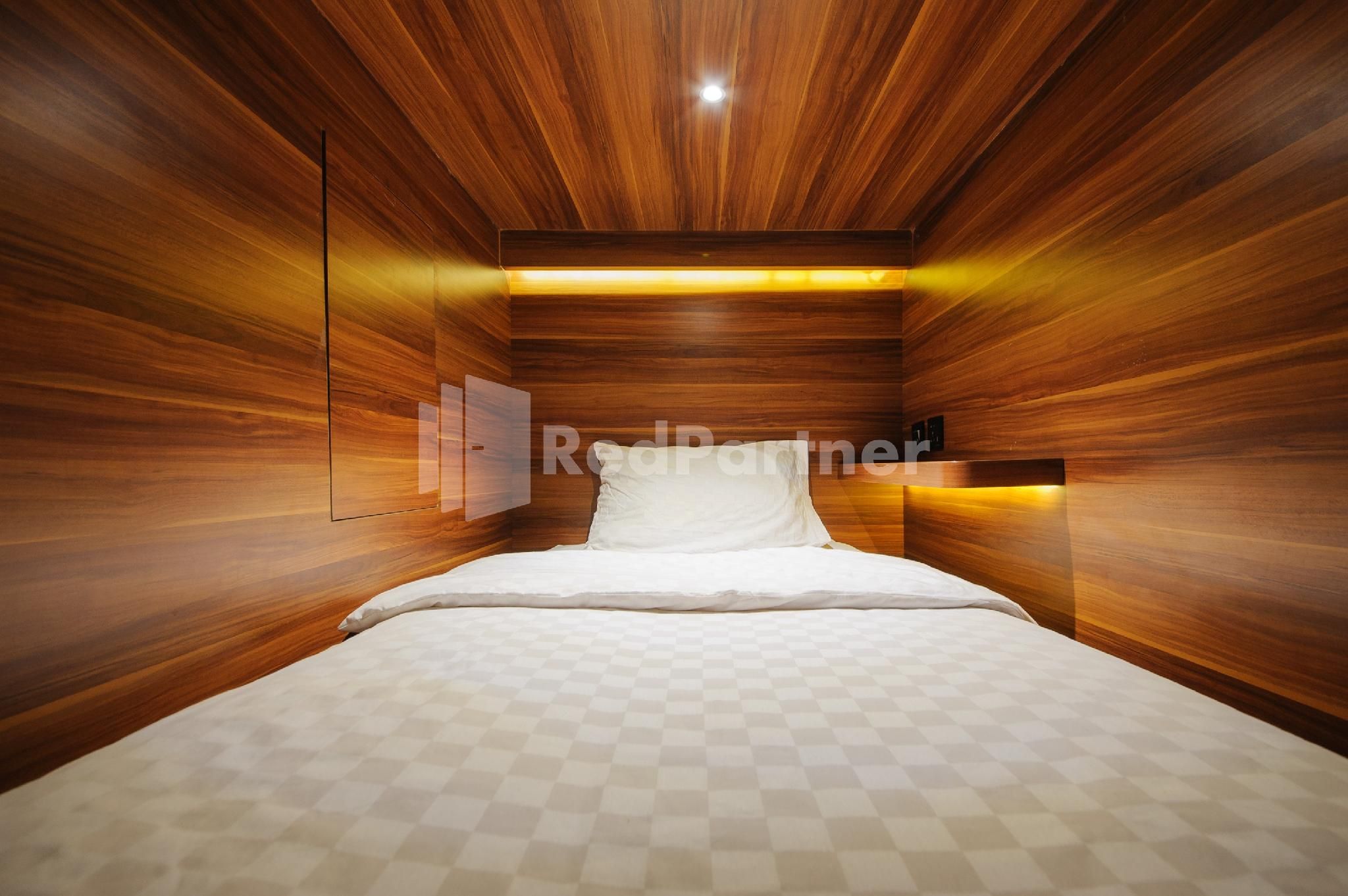 Single Pod in Shared Room with Shared Bathroom - Mixed
