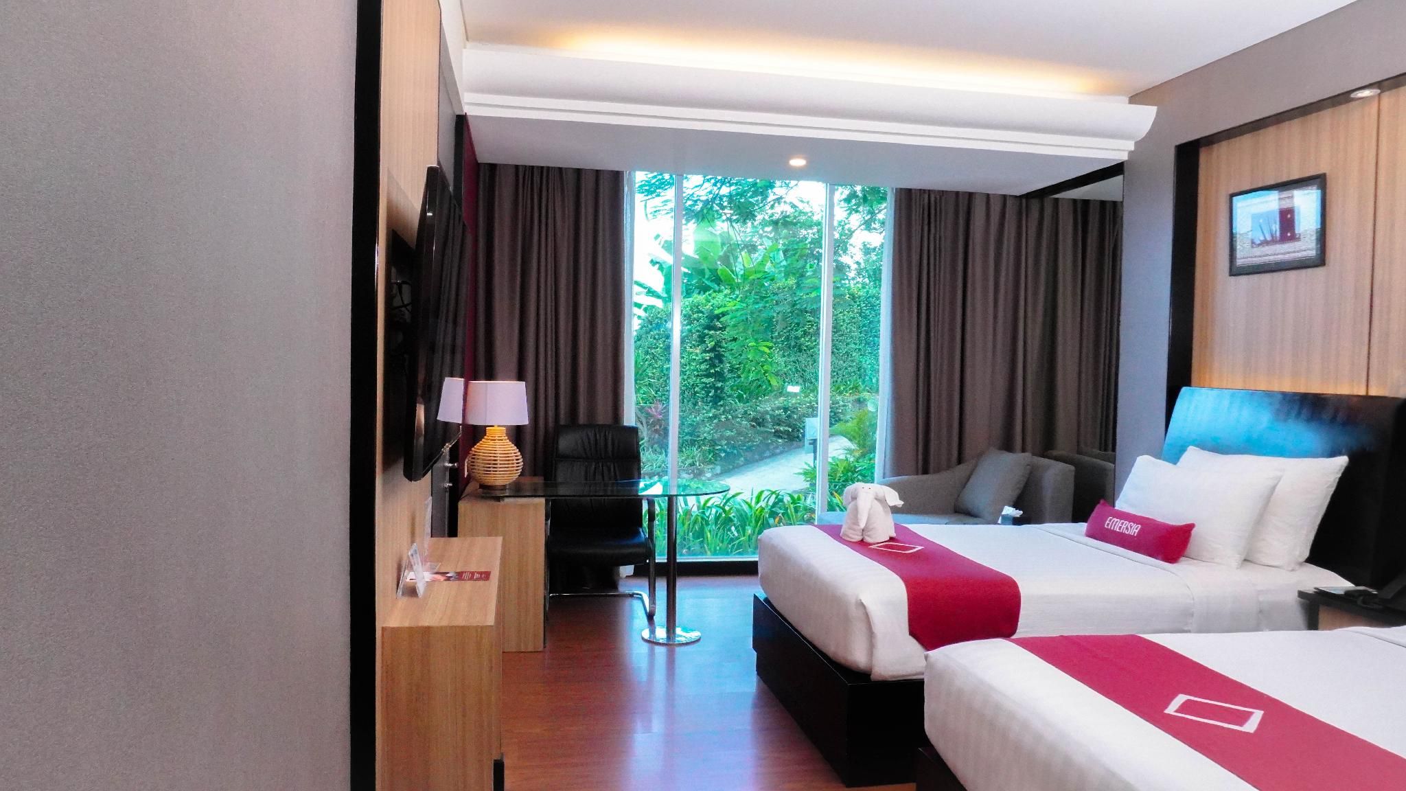Executive Ocean View Twin Room