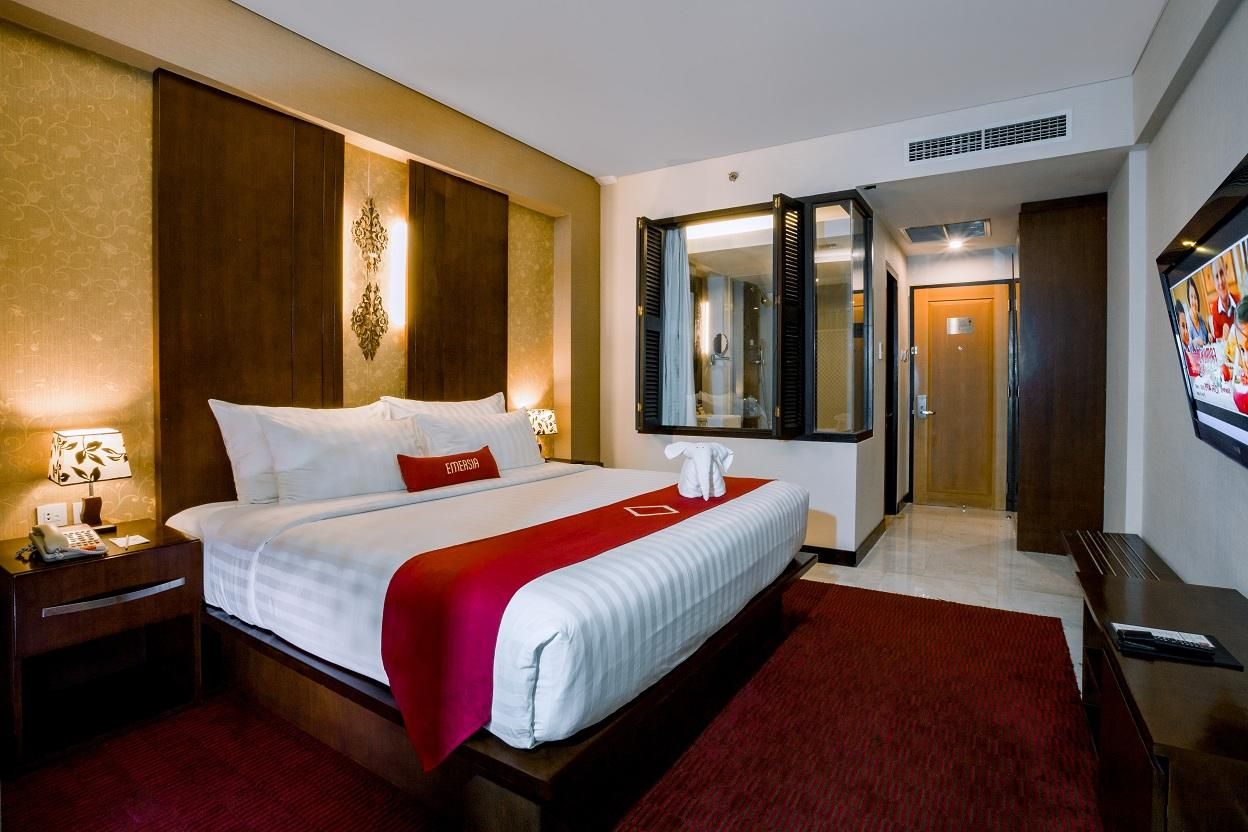 Junior Suite Pool View