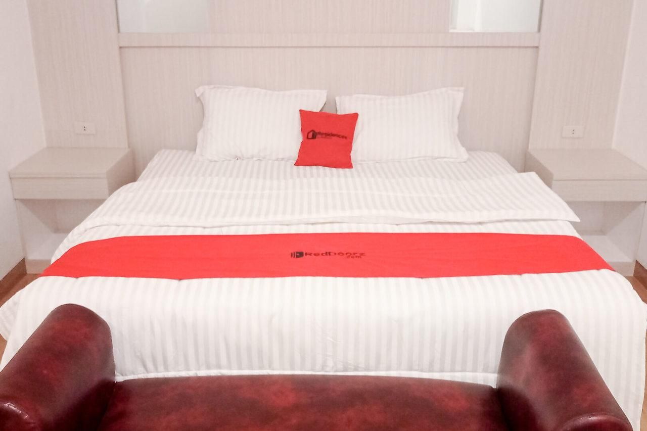RedDoorz Family Room